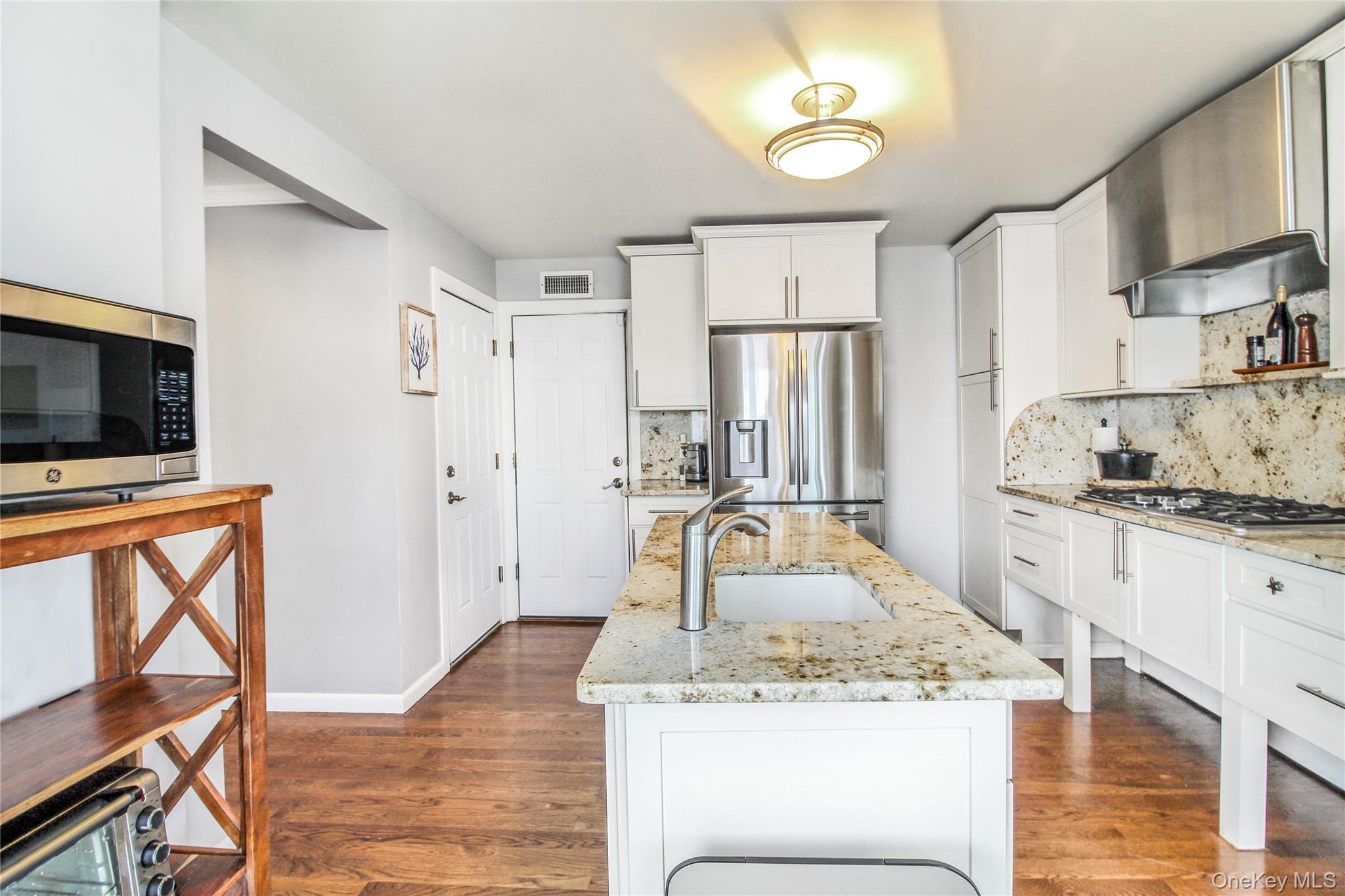 #12 photo, 2775 Barbara Road, ナッソー郡 Bellmore , NY 11710