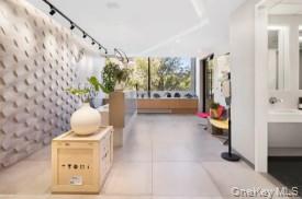 #8 photo, 60-20 Woodside Avenue, クイーンズ区 Woodside , NY 11377