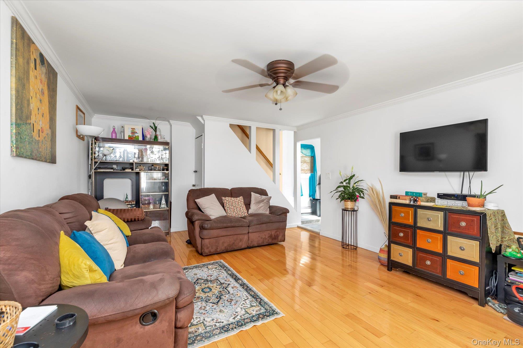 #3 photo, 103 Oakley Avenue, ナッソー郡 Elmont , NY 11003