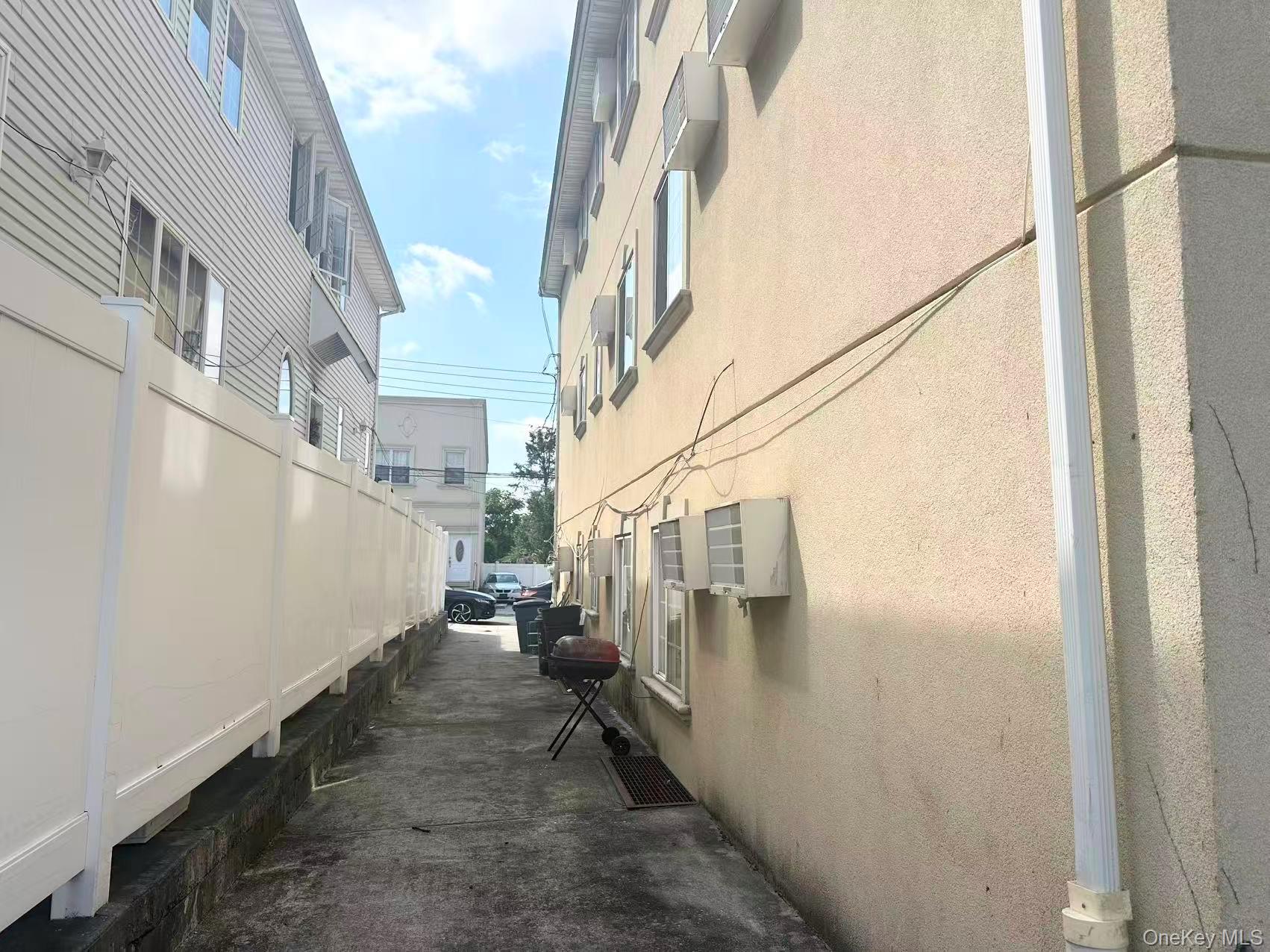 #2 photo, 80-29 57th Street, クイーンズ区 Glendale , NY 11385