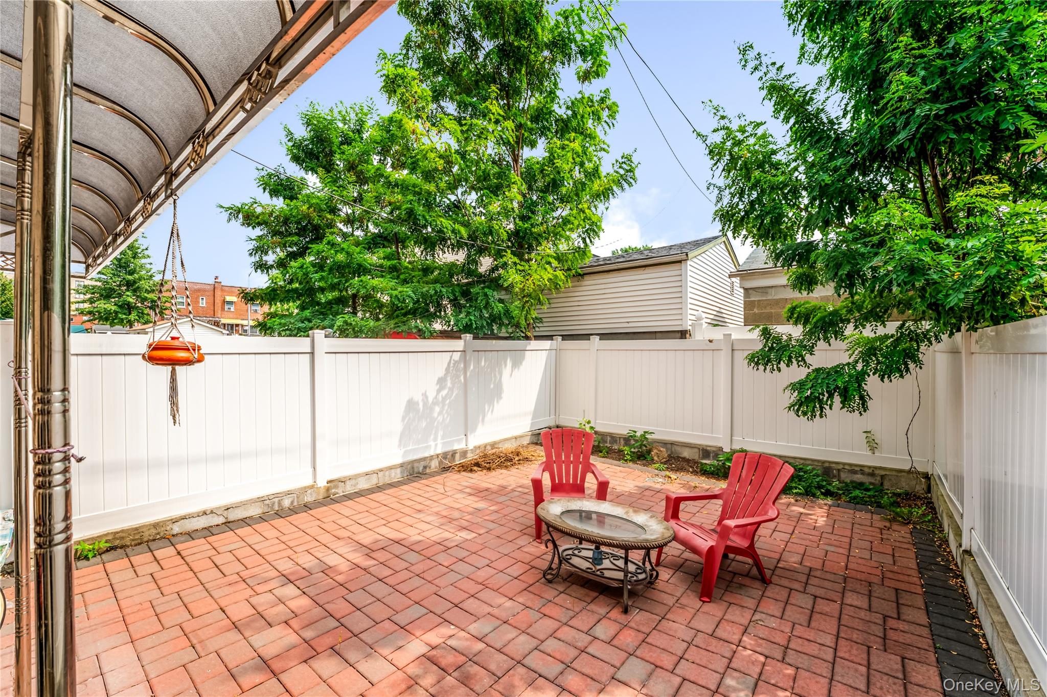 #18 photo, 1068 Pugsley Avenue, Bronx , NY 10472