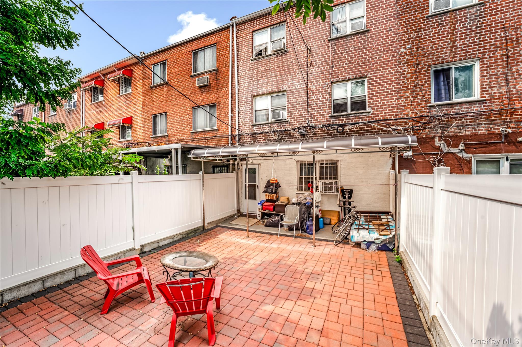 #19 photo, 1068 Pugsley Avenue, Bronx , NY 10472
