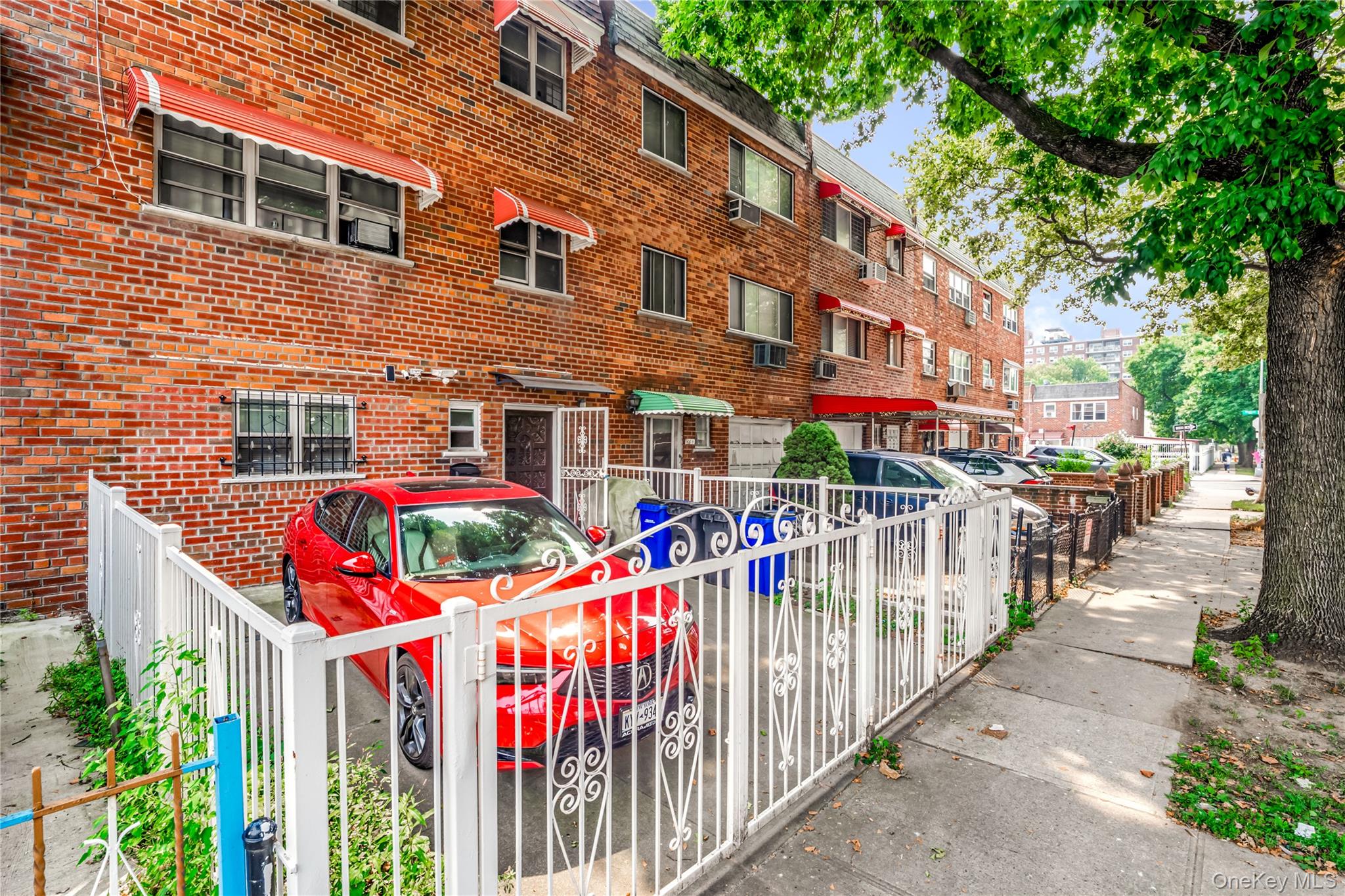 #2 photo, 1068 Pugsley Avenue, Bronx , NY 10472