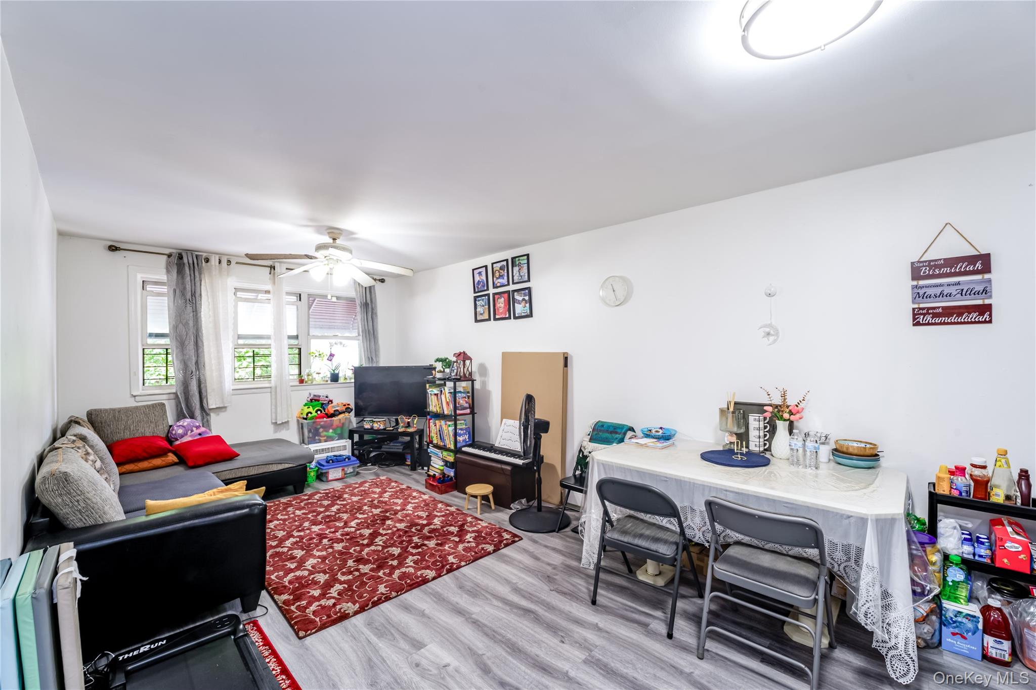 #4 photo, 1068 Pugsley Avenue, Bronx , NY 10472