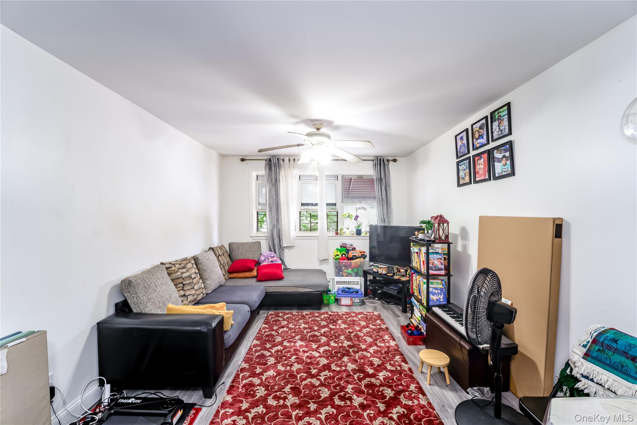 #5 photo, 1068 Pugsley Avenue, Bronx , NY 10472