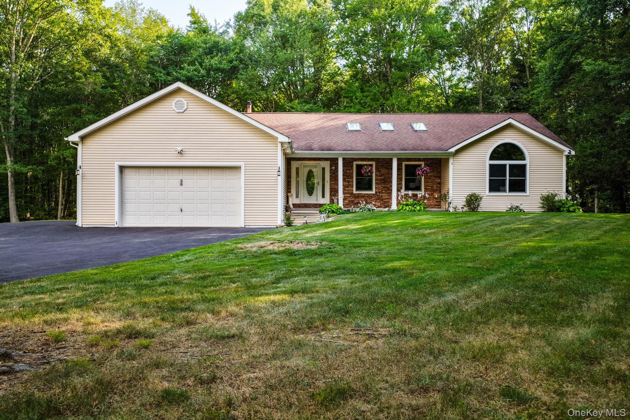 #1 photo, 38 Greenshire Way, Walden , NY 12586