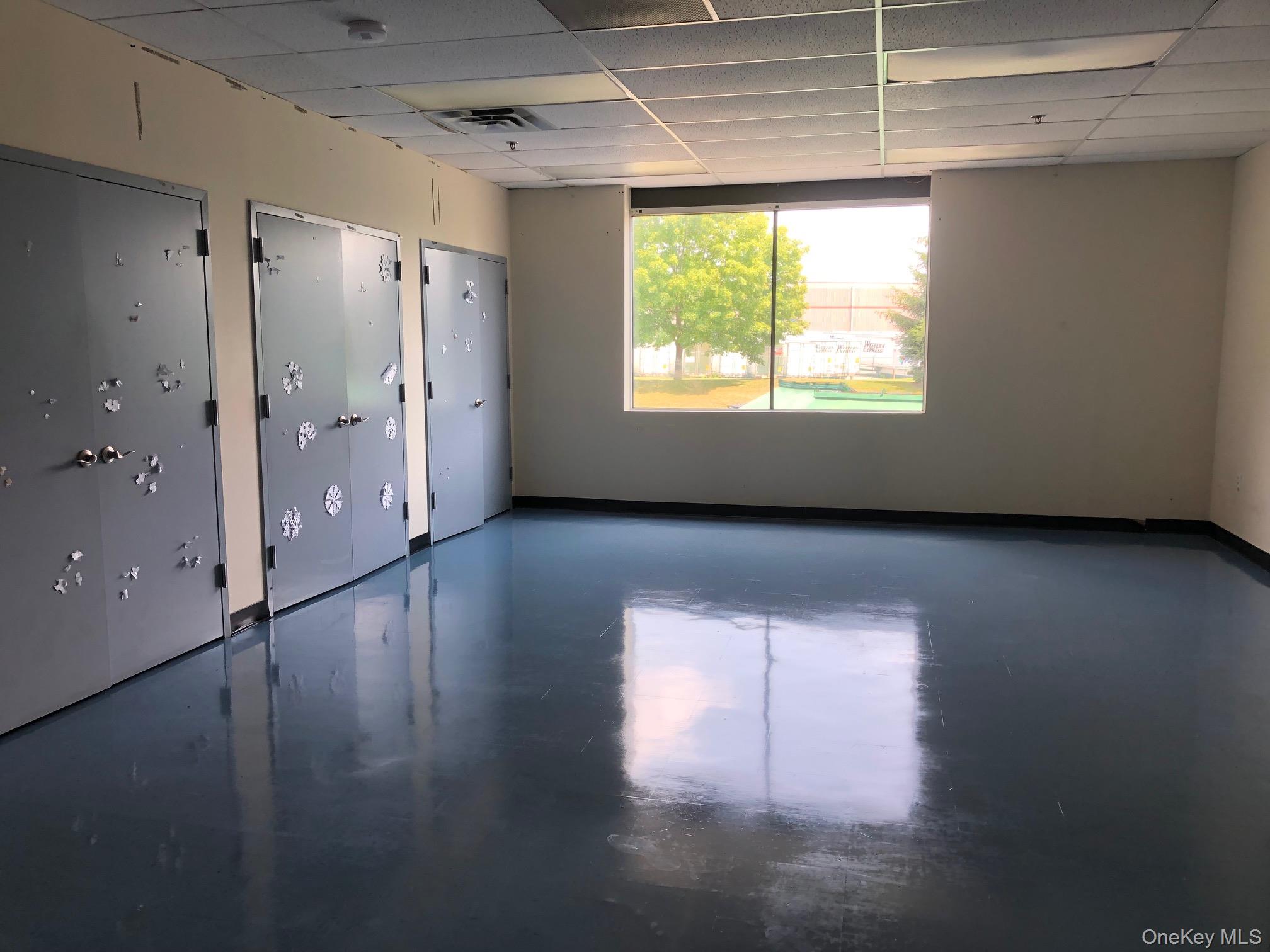 #18 photo, 900 Corporate Boulevard, Newburgh , NY 12550