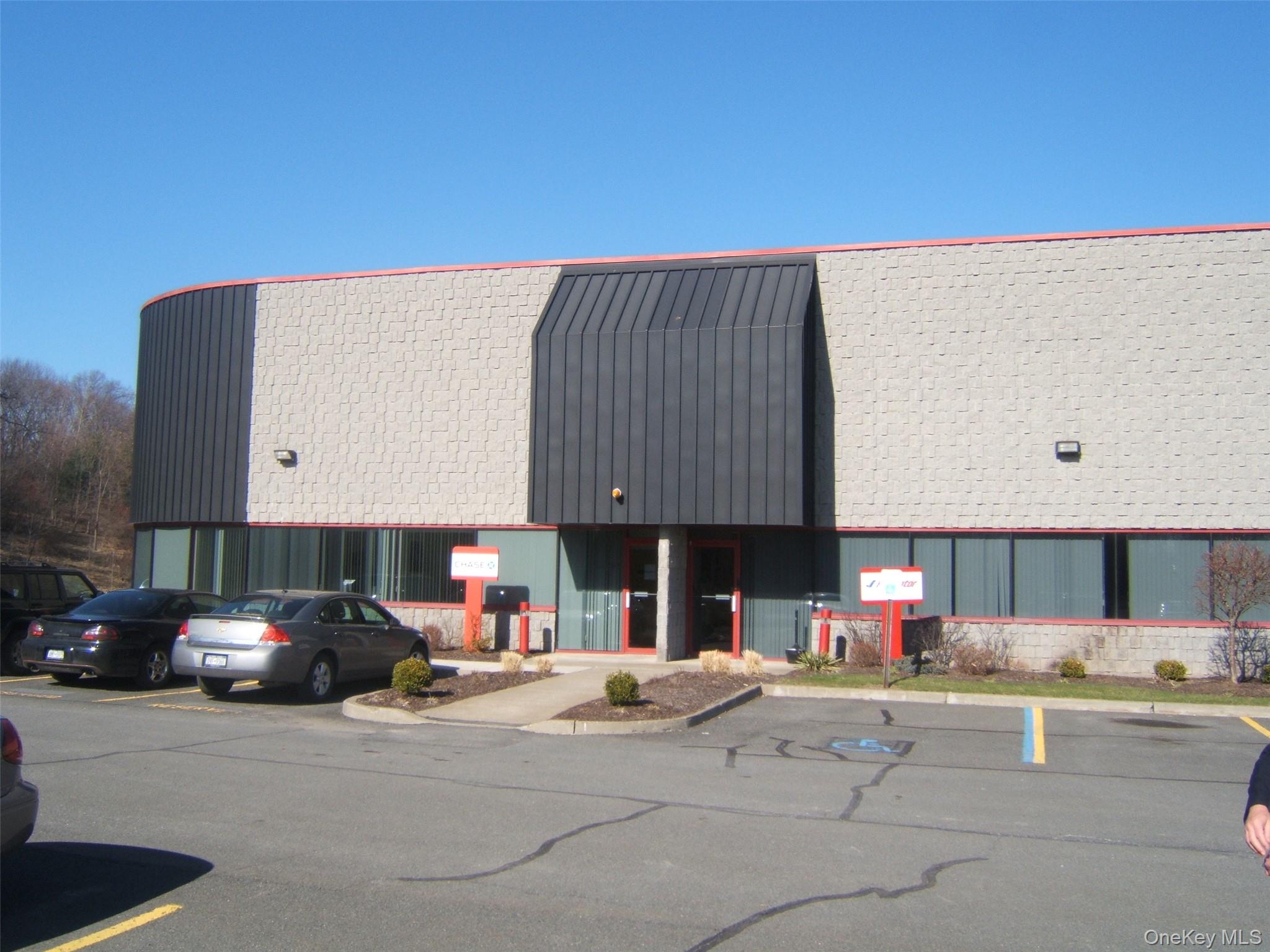 #5 photo, 900 Corporate Boulevard, Newburgh , NY 12550