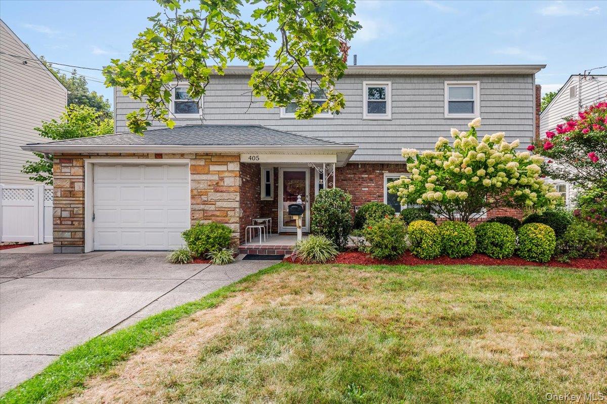 #1 photo, 405 Cornwell Avenue, नासाउ काउंटी Malverne , NY 11564