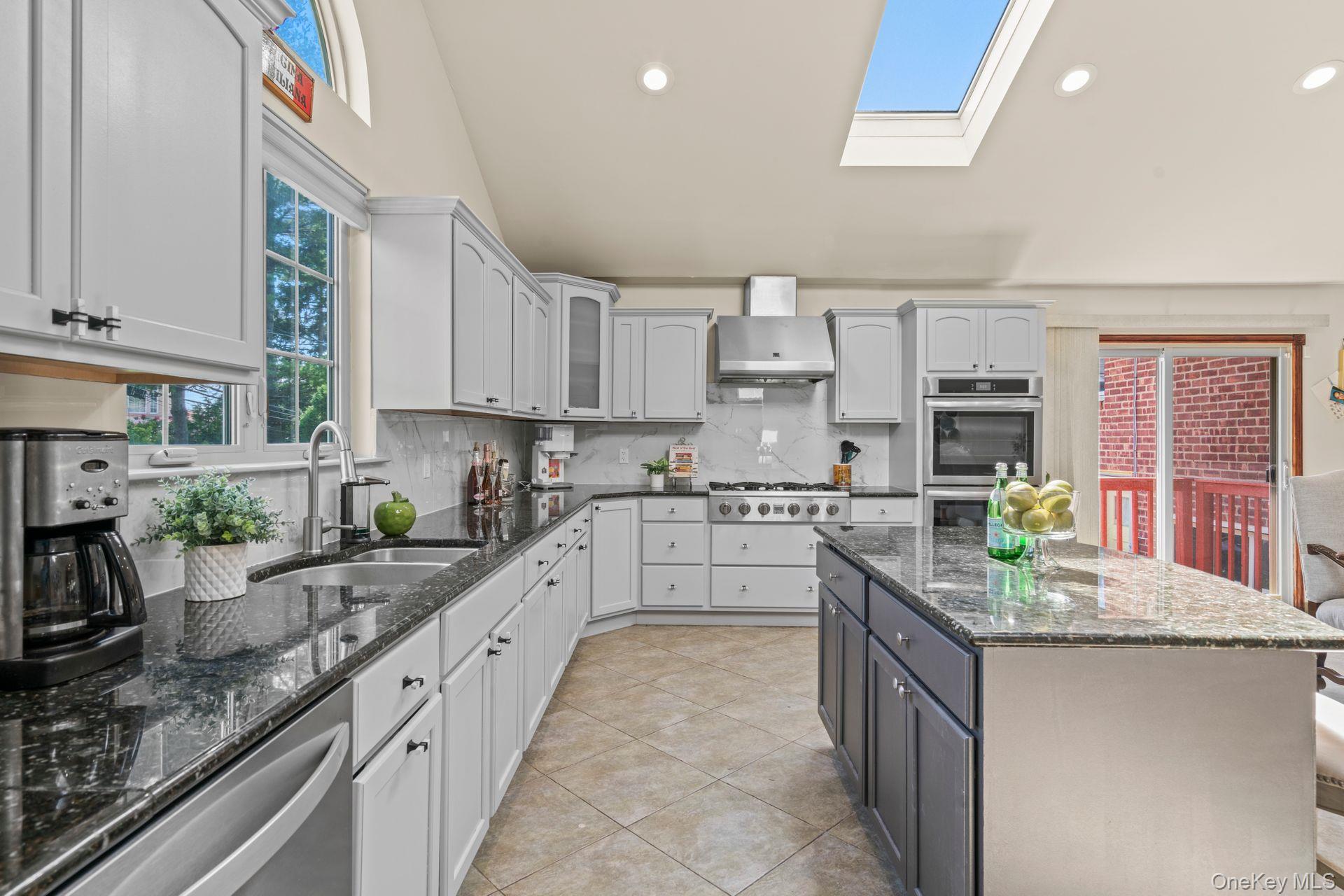 #11 photo, 114 Seaman Road, ナッソー郡 Jericho , NY 11753