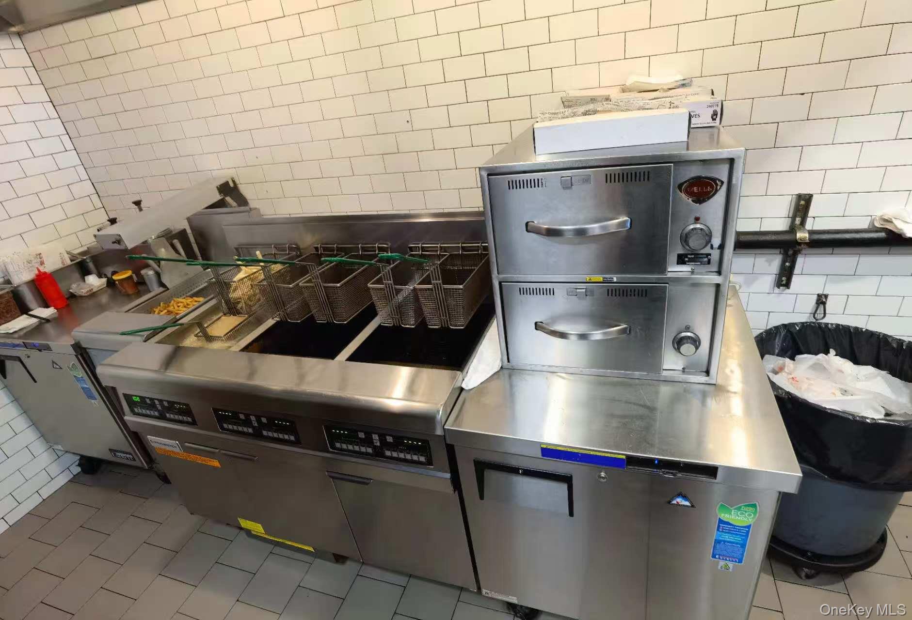 #3 photo, 815 Hutchinson River Parkway, ブロンクス区 Bronx , NY 10465