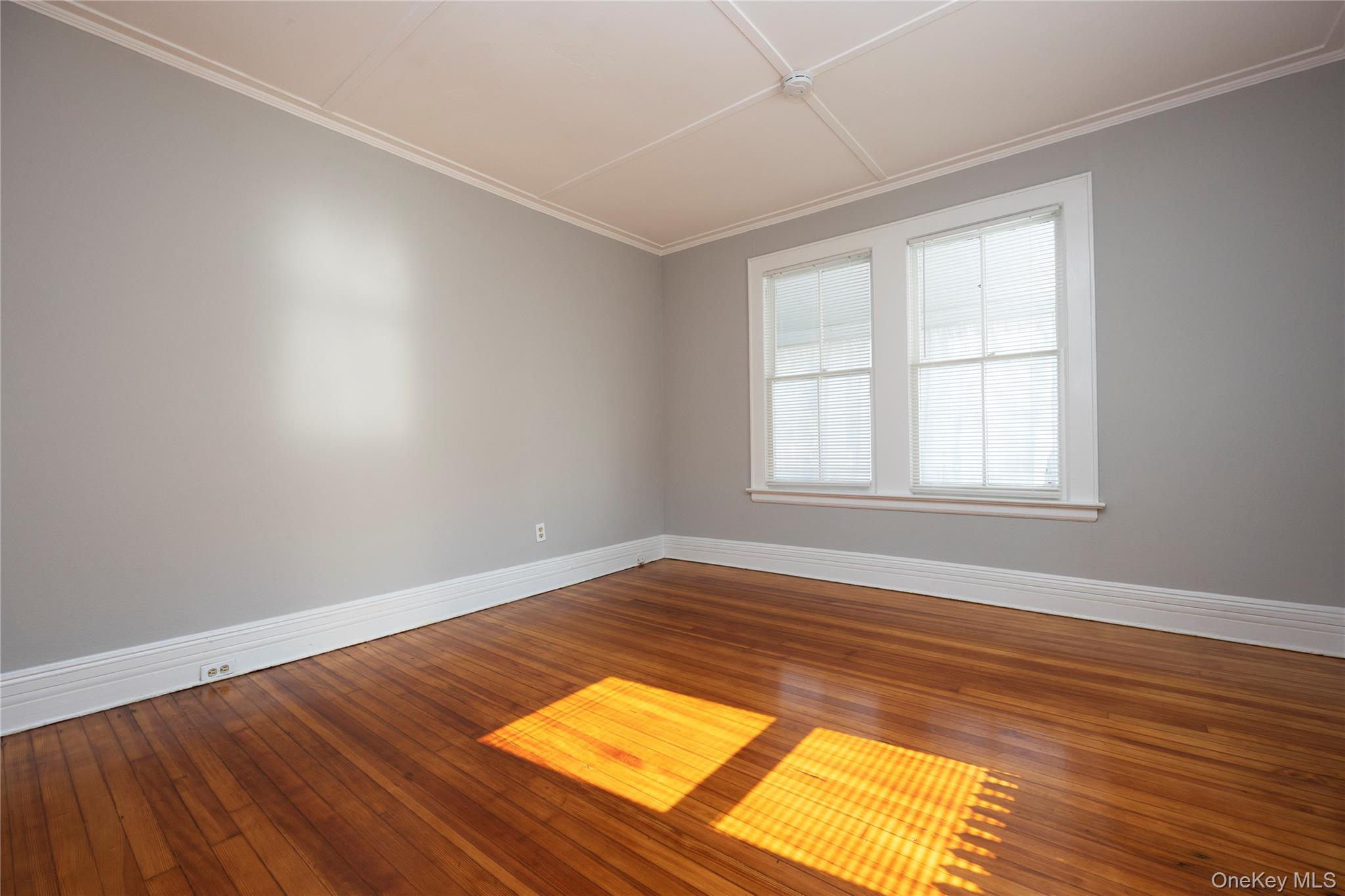 #10 photo, 25 1st Street, सफ़ोक काउंटी Islip , NY 11751