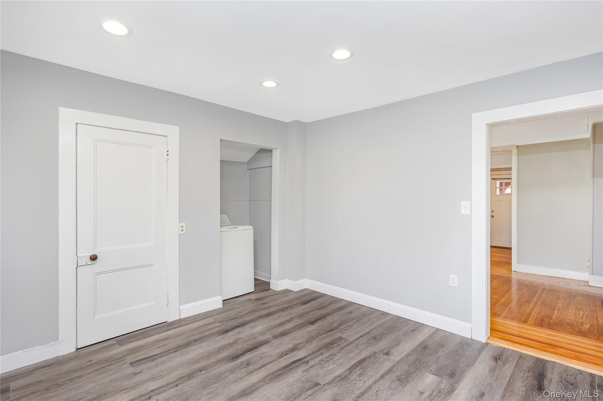 #14 photo, 25 1st Street, सफ़ोक काउंटी Islip , NY 11751