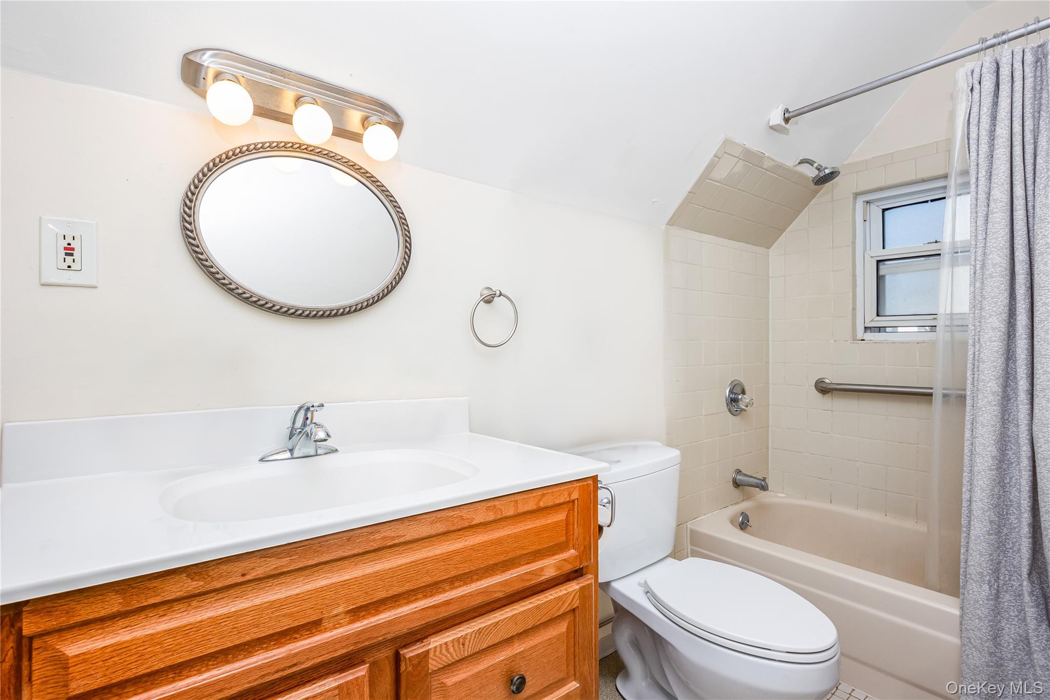 #20 photo, 25 1st Street, सफ़ोक काउंटी Islip , NY 11751