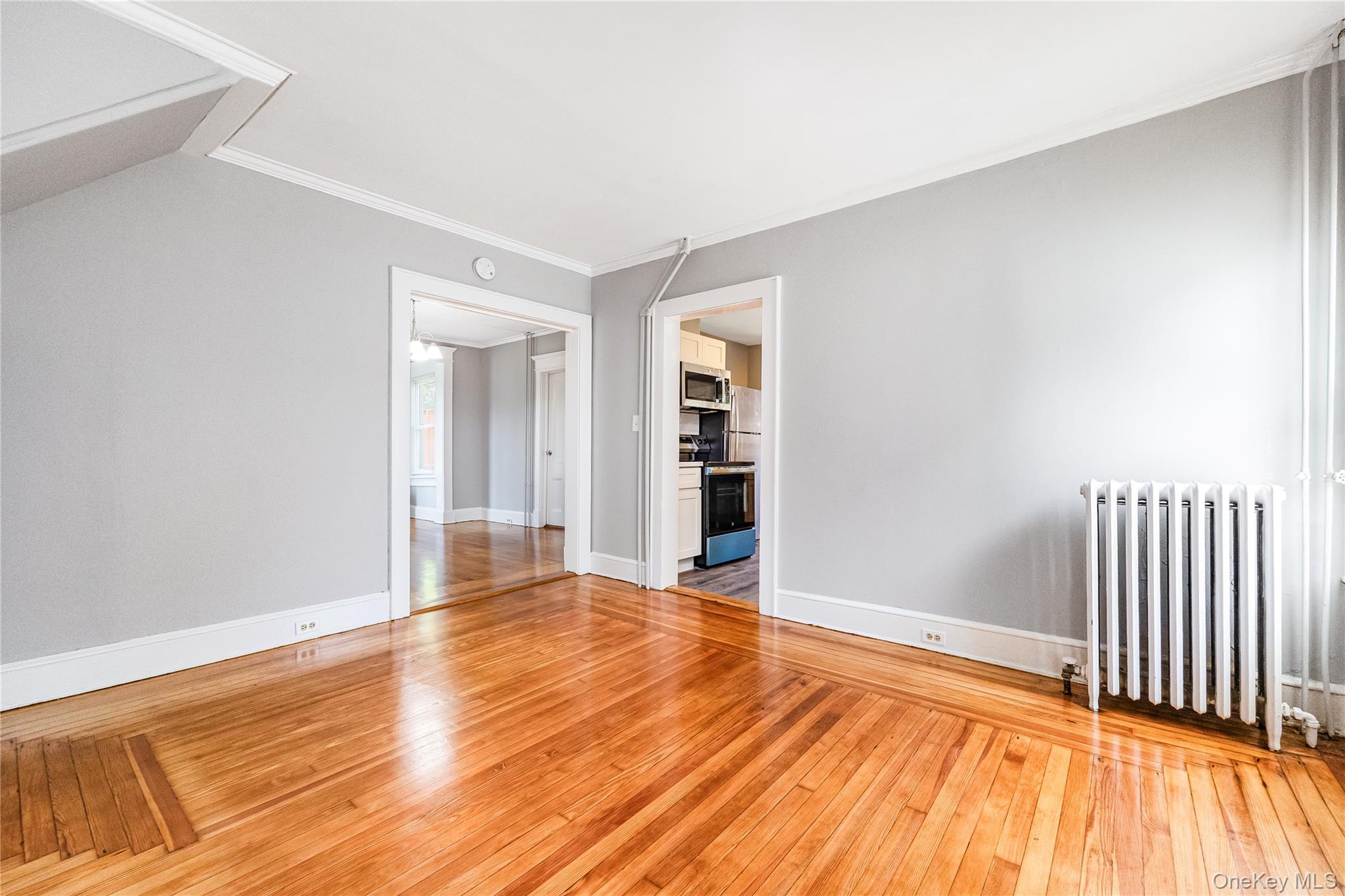 #6 photo, 25 1st Street, सफ़ोक काउंटी Islip , NY 11751