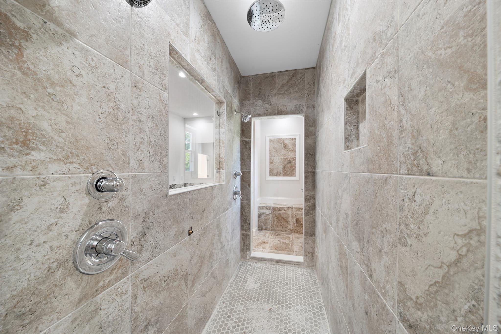 #16 photo, 4 Coventry Court, サフォーク郡 Wheatley Heights , NY 11798