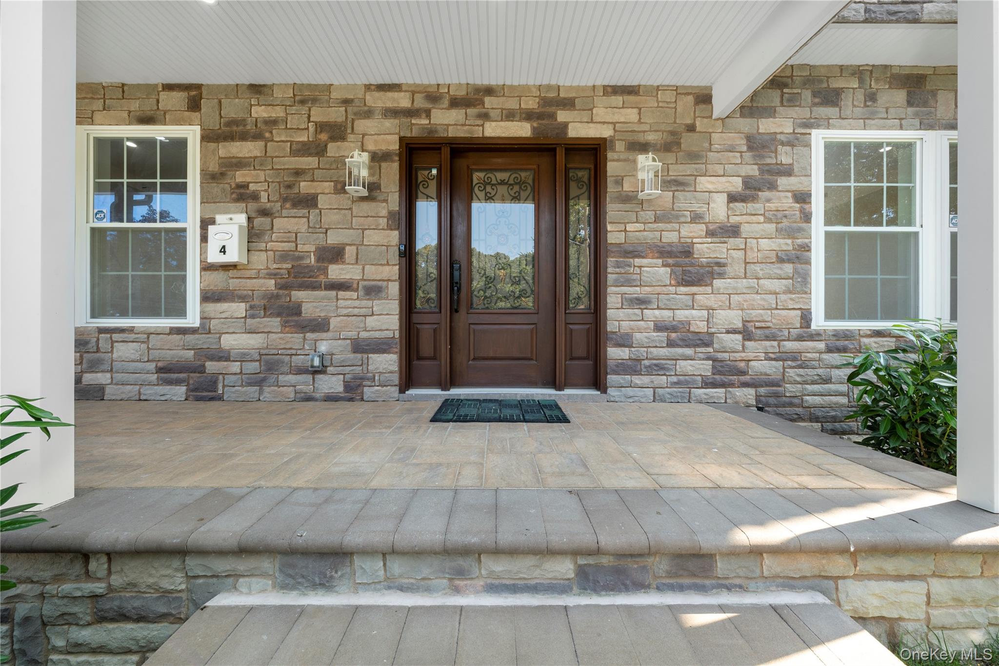 #4 photo, 4 Coventry Court, サフォーク郡 Wheatley Heights , NY 11798