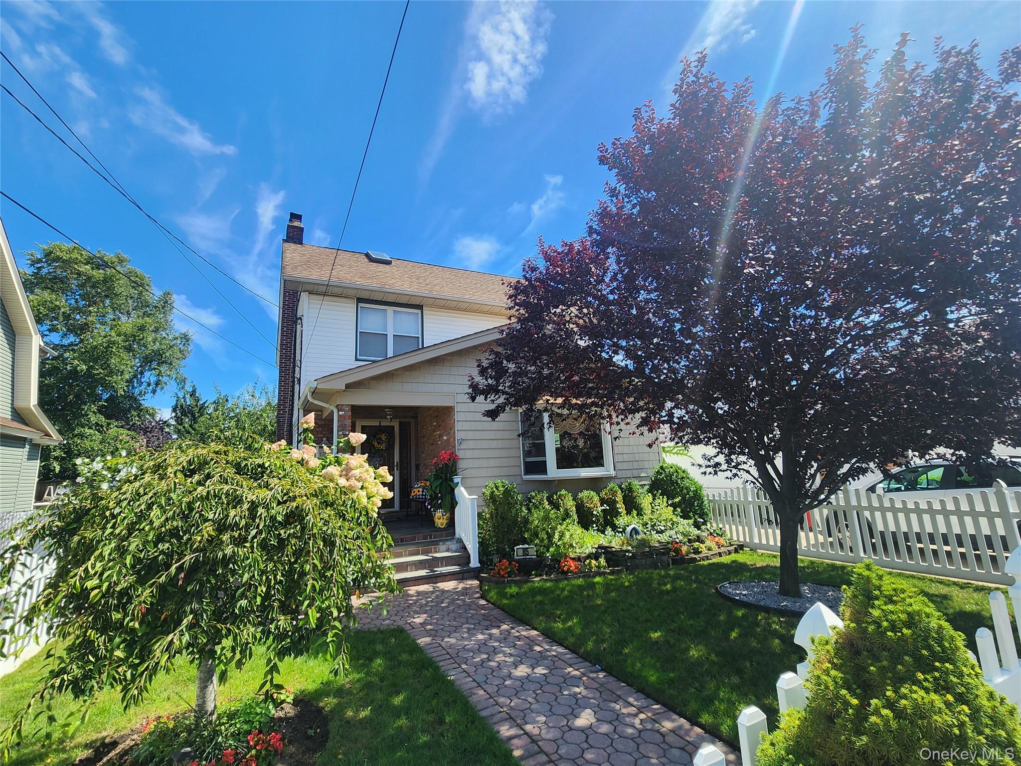 #1 photo, 85 Oakland Avenue, ناسو Lynbrook , NY 11563