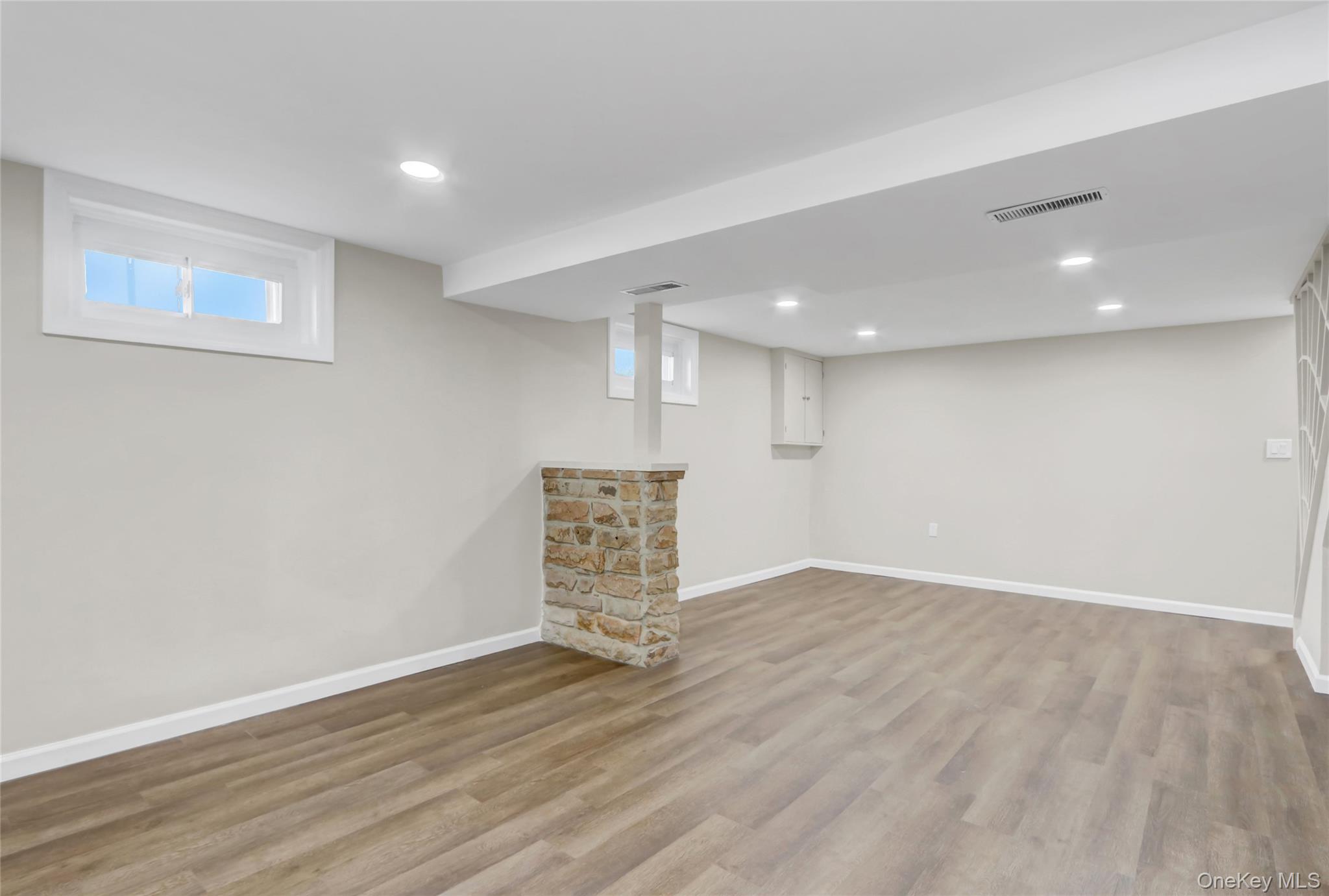 #16 photo, 1067 Mirabelle Avenue, ナッソー郡 Westbury , NY 11590