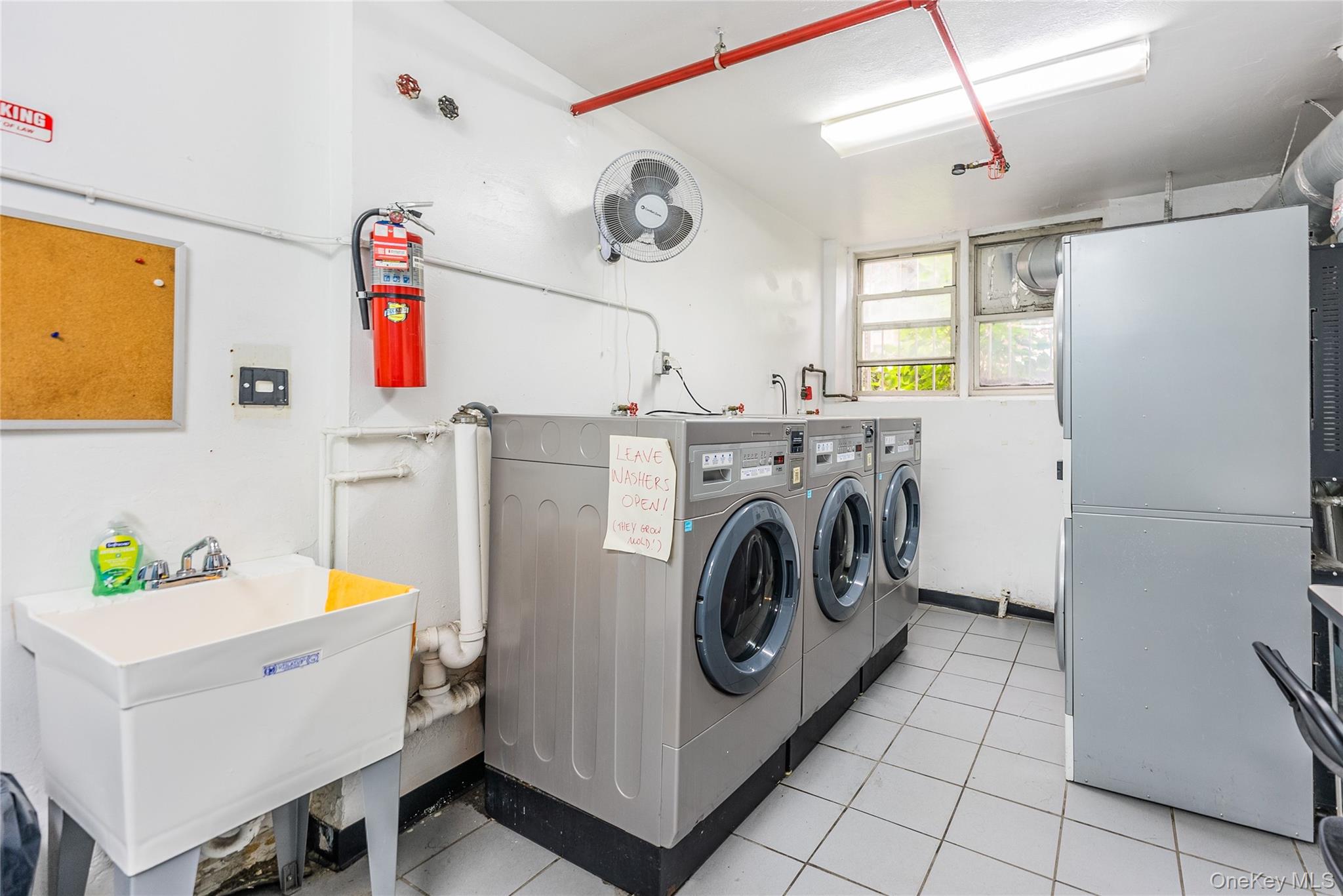 #17 photo, 100-26 67, クイーンズ区 Forest Hills , NY 11375