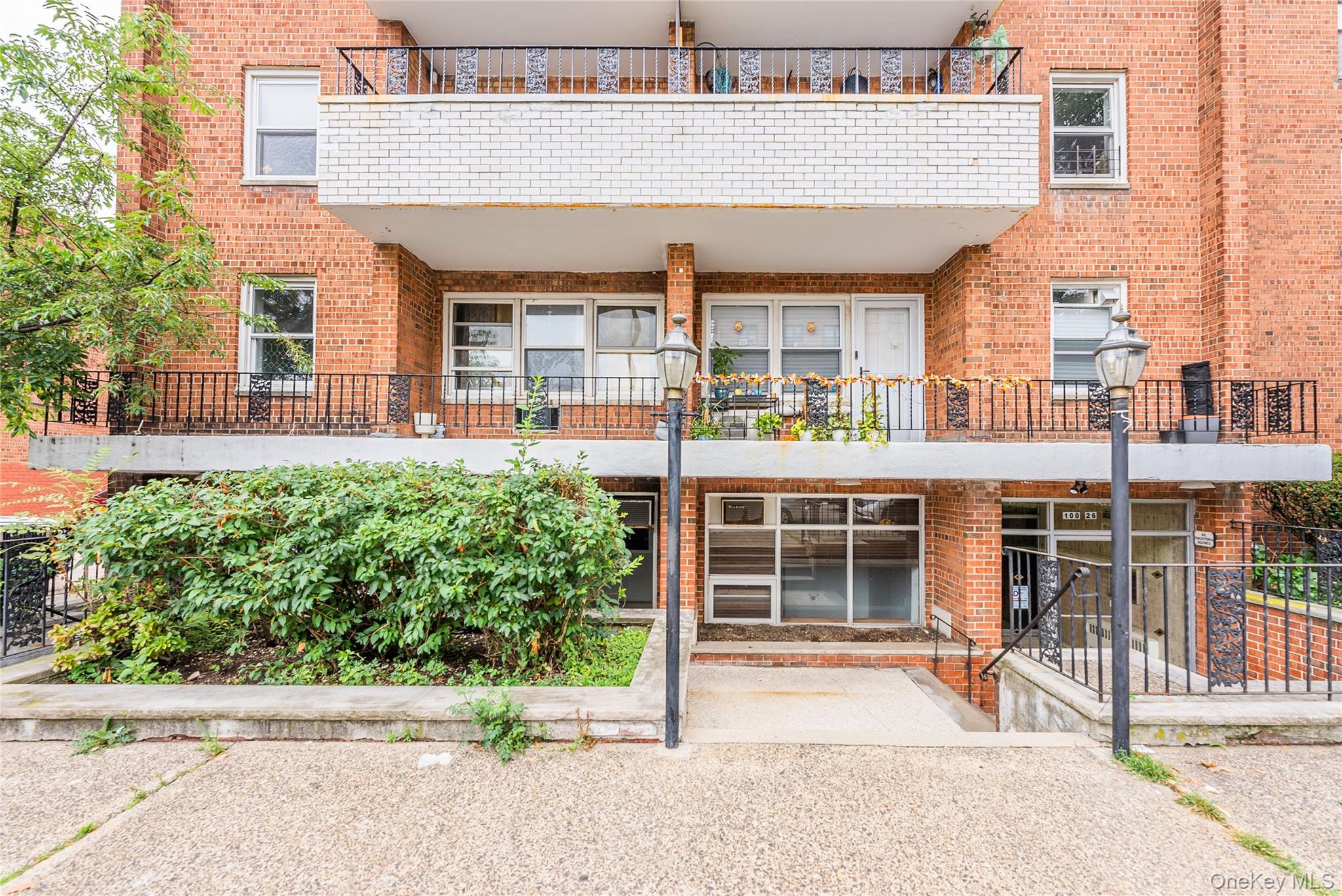 #2 photo, 100-26 67, クイーンズ区 Forest Hills , NY 11375