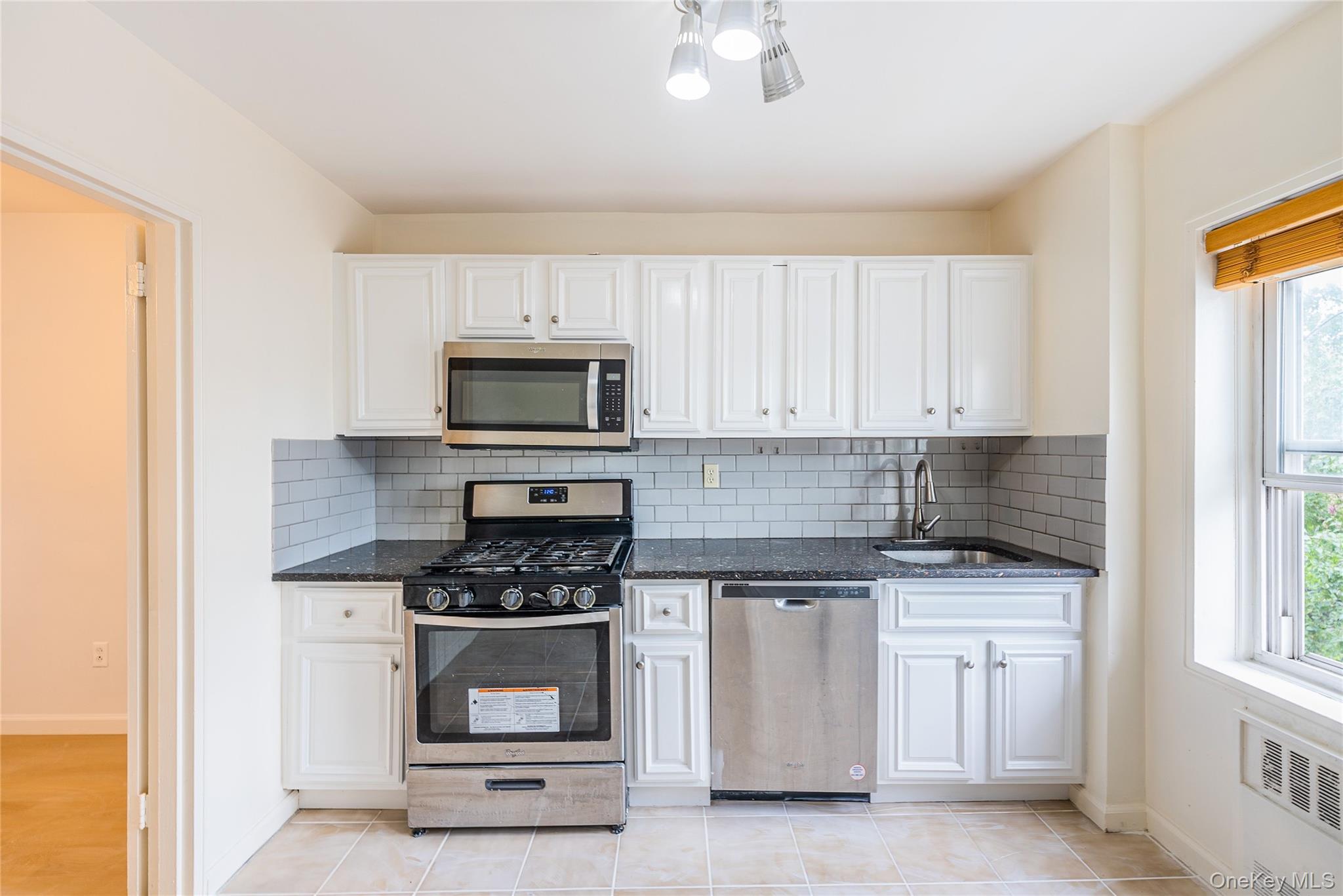 #9 photo, 100-26 67, クイーンズ区 Forest Hills , NY 11375