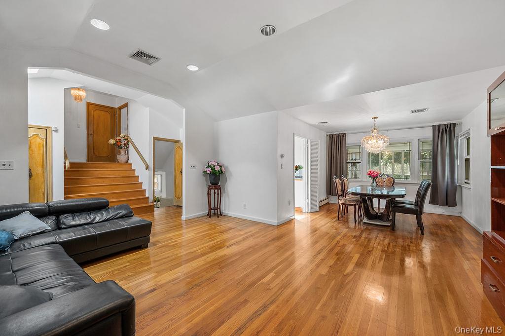 #8 photo, 222-60 Birmington Parkway, クイーンズ区 Bayside , NY 11364