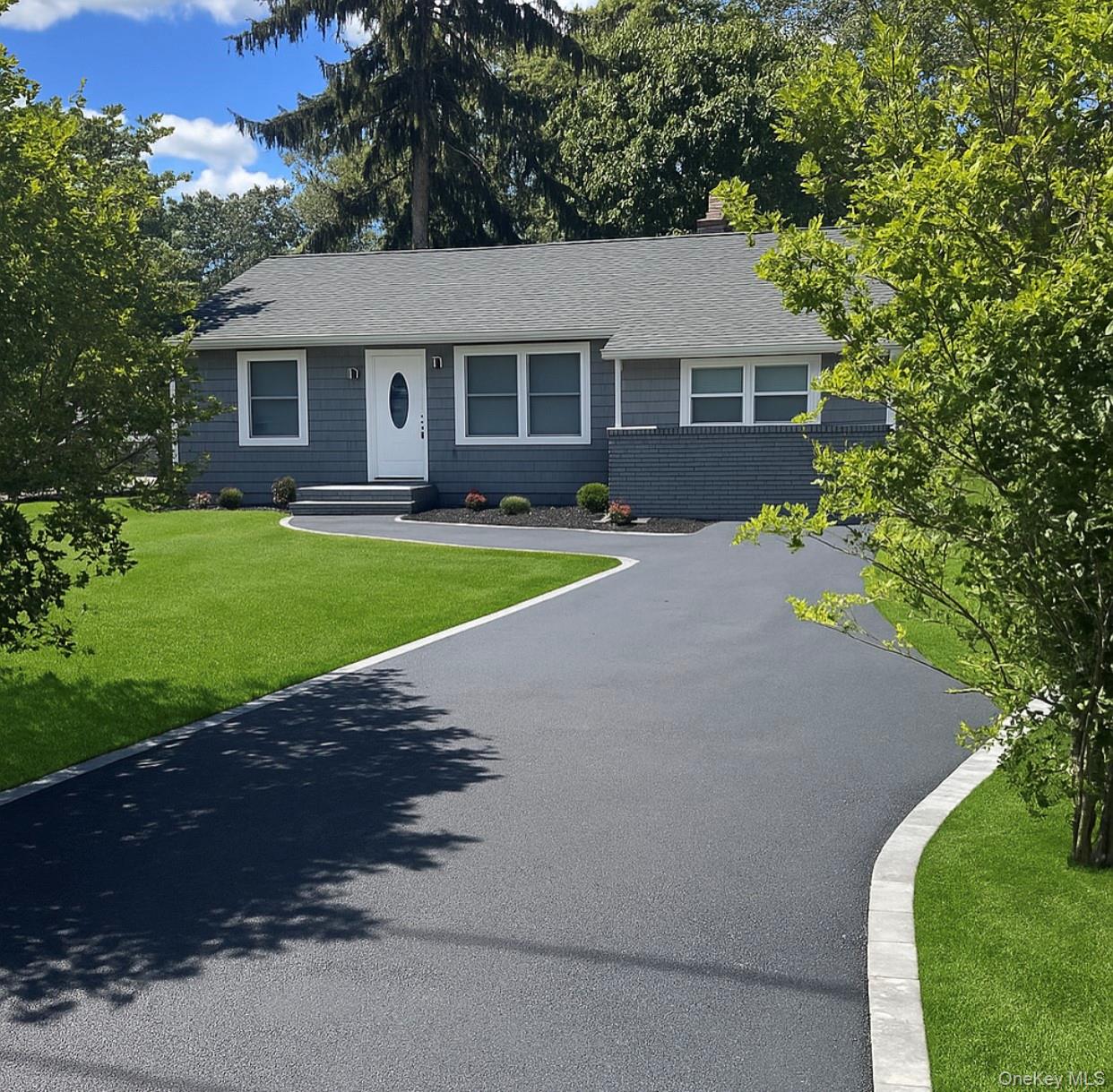 #1 photo, 1140 Udall Road, سوفولك Bay Shore , NY 11706