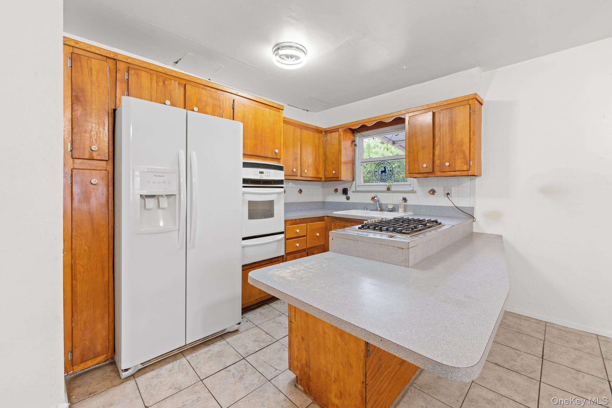 #6 photo, 160 Stephens Avenue, ブロンクス区 Bronx , NY 10473