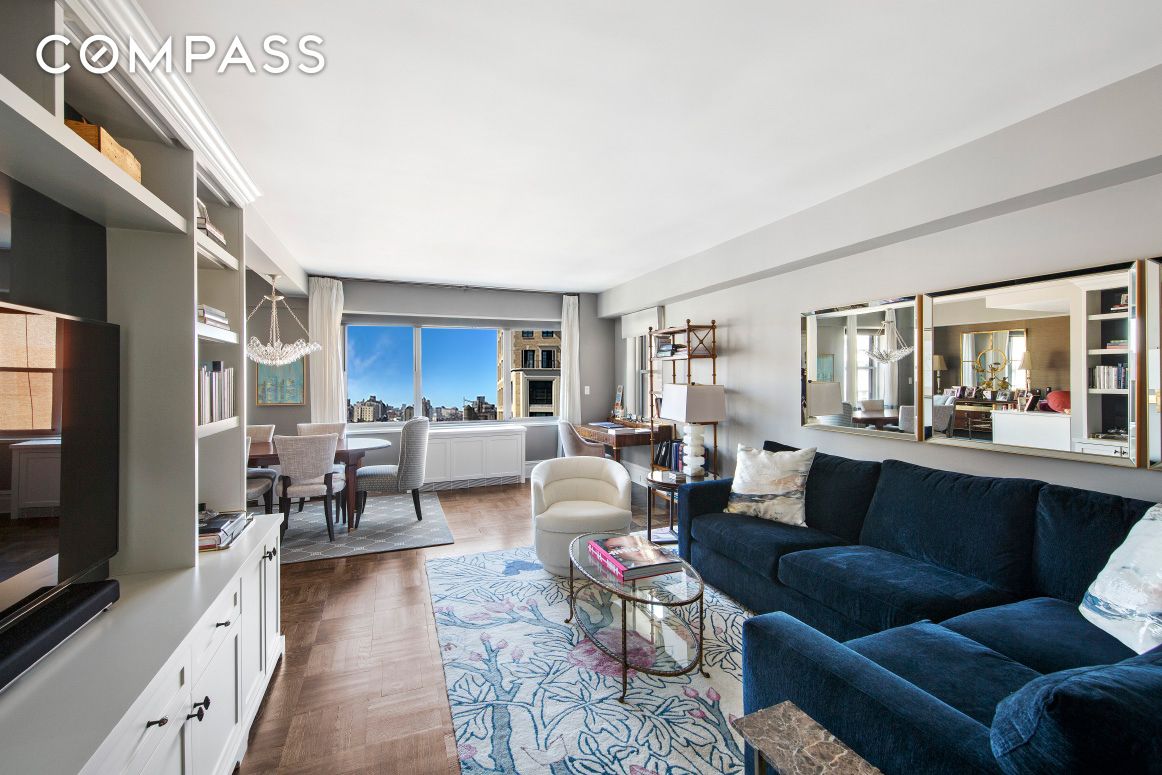 #1 photo, 11 5th Avenue, Greenwich Village , NY 10003