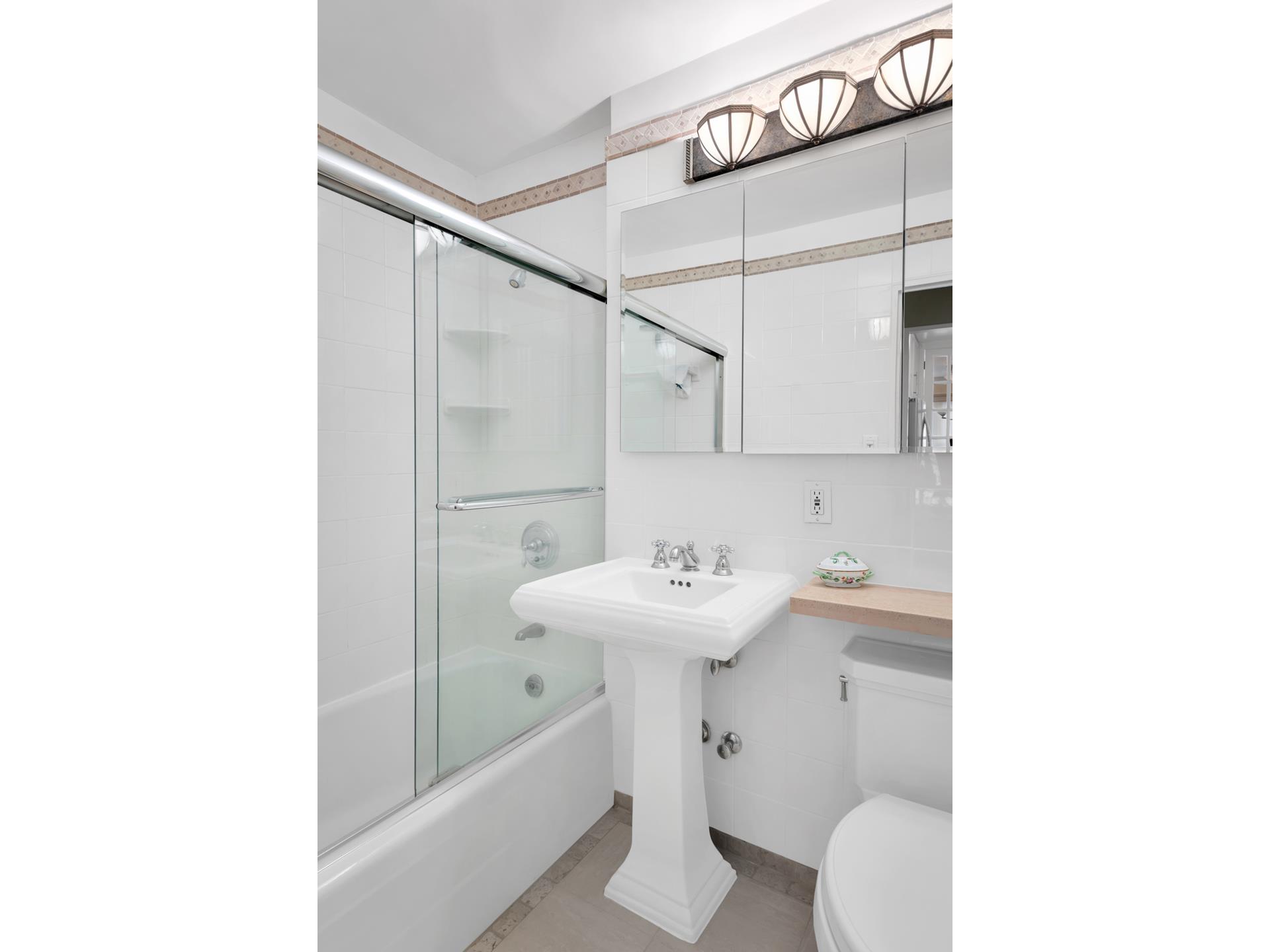 #12 photo, 360 E 72ND Street, マンハッタン Lenox Hill , NY 10021