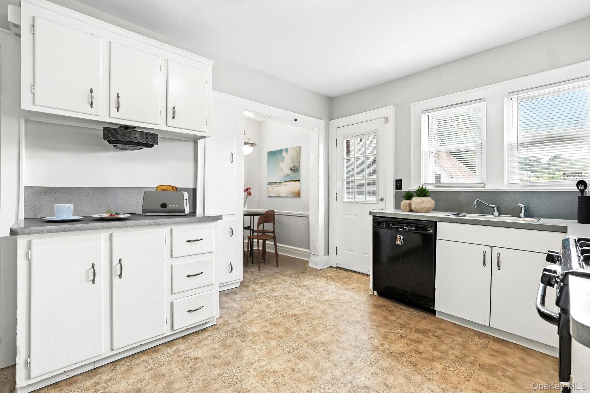 #8 photo, 50 Cloverdale Avenue, White Plains , NY 10603