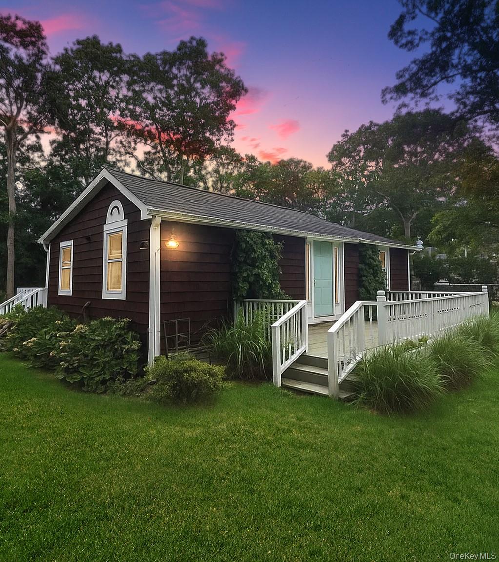 #1 photo, 61 Squires Avenue, サフォーク郡 East Quogue , NY 11942