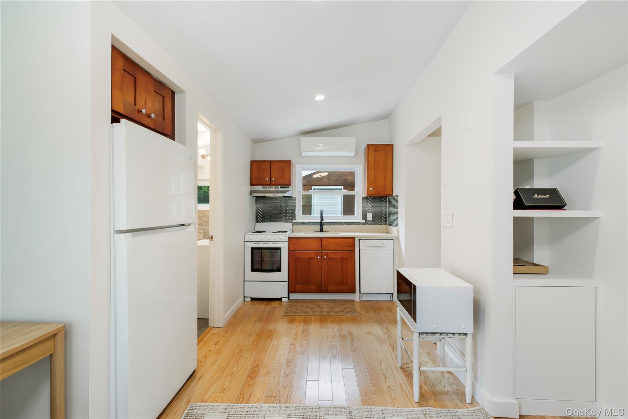 #7 photo, 61 Squires Avenue, サフォーク郡 East Quogue , NY 11942