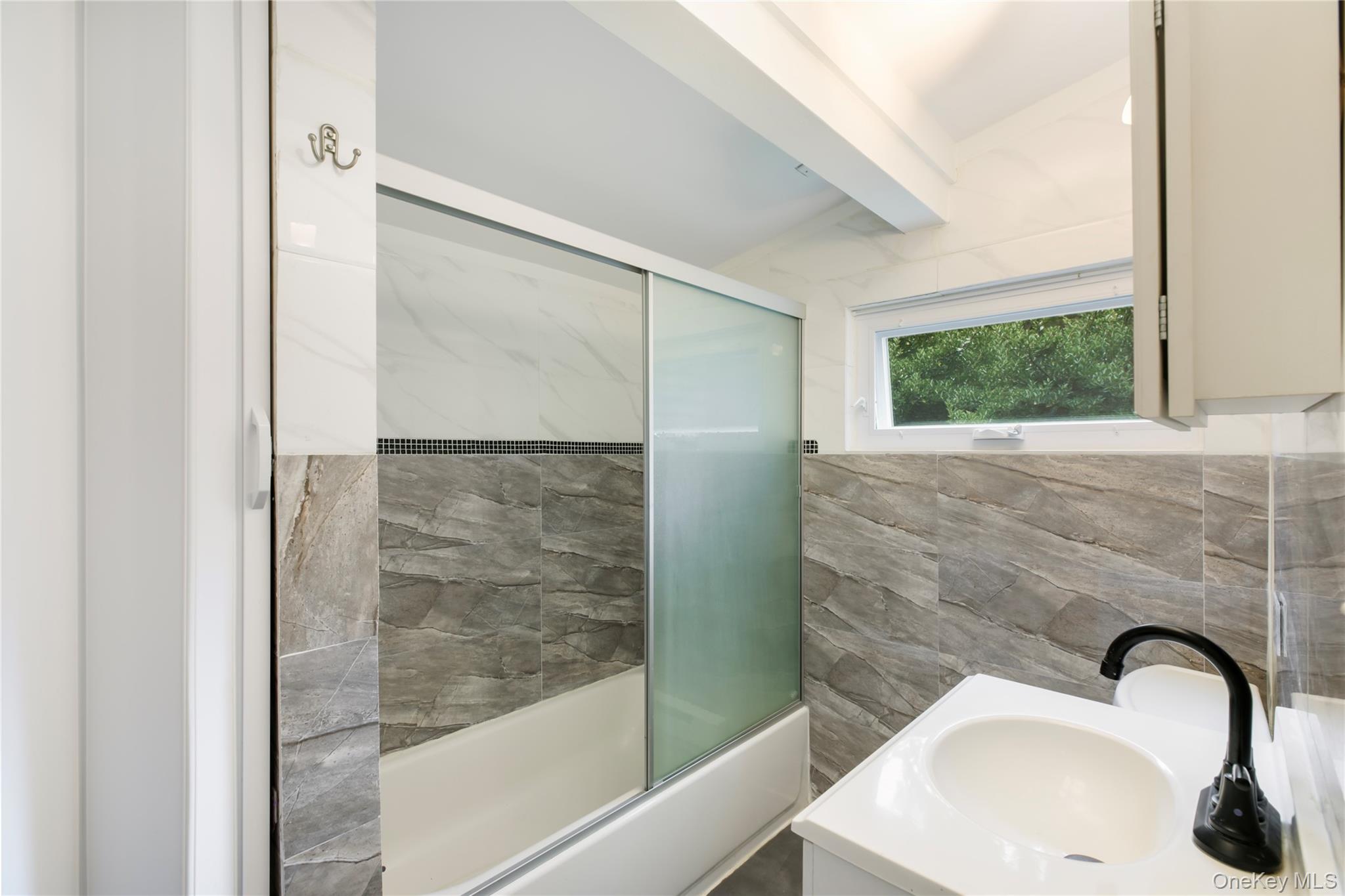 #9 photo, 61 Squires Avenue, サフォーク郡 East Quogue , NY 11942