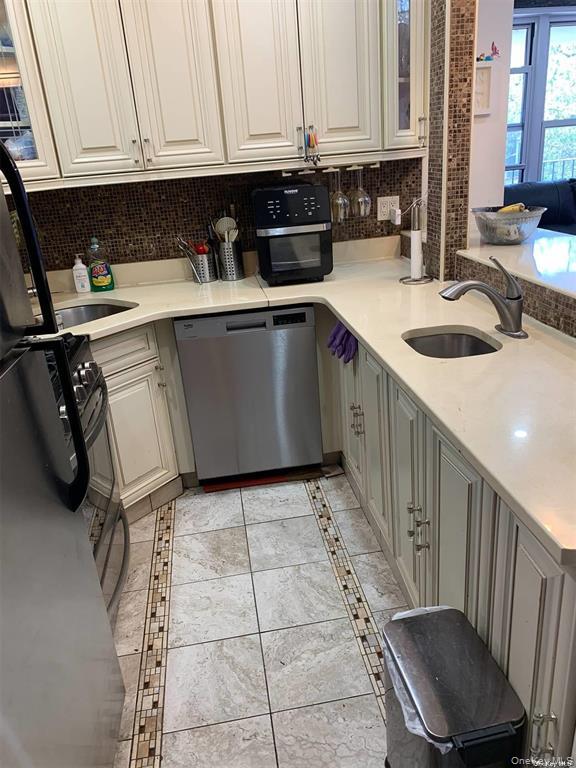 #8 photo, 8605 60th Road, クイーンズ区 Elmhurst , NY 11373