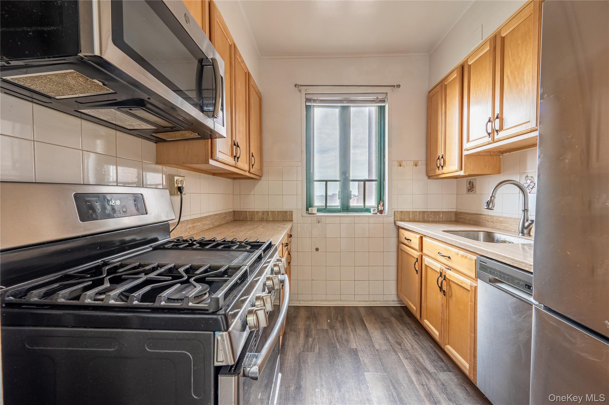 #1 photo, 1604 Metropolitan Avenue, 布朗士 Bronx , NY 10462