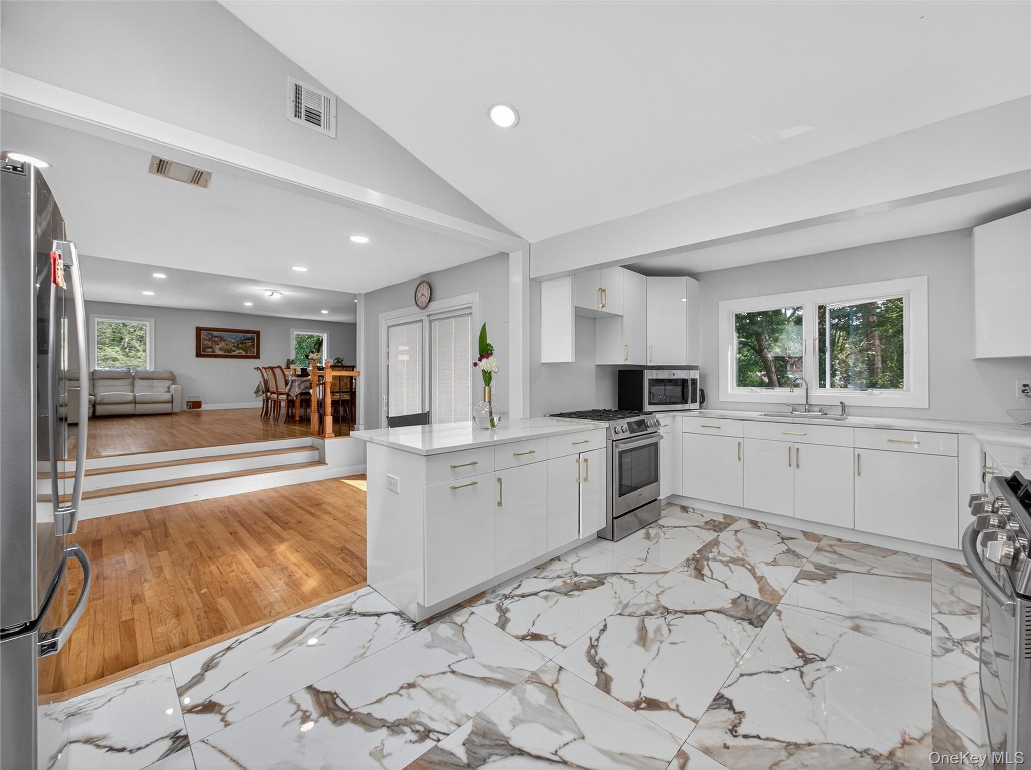 #13 photo, 7 Eleanor Place, Airmont , NY 10952