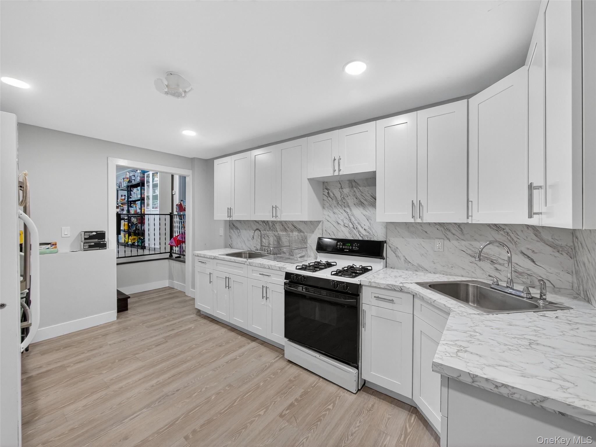 #14 photo, 7 Eleanor Place, Airmont , NY 10952