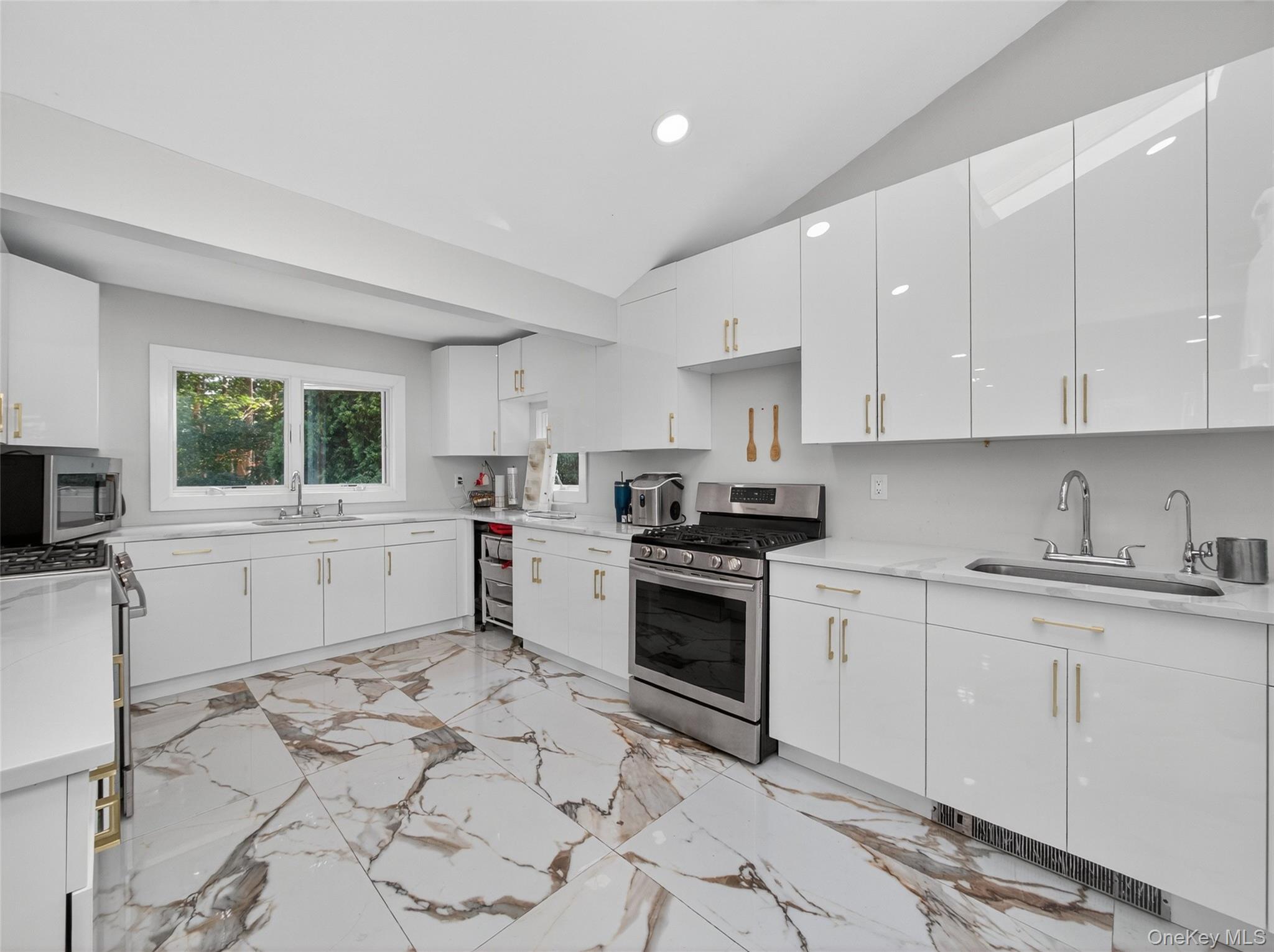 #18 photo, 7 Eleanor Place, Airmont , NY 10952