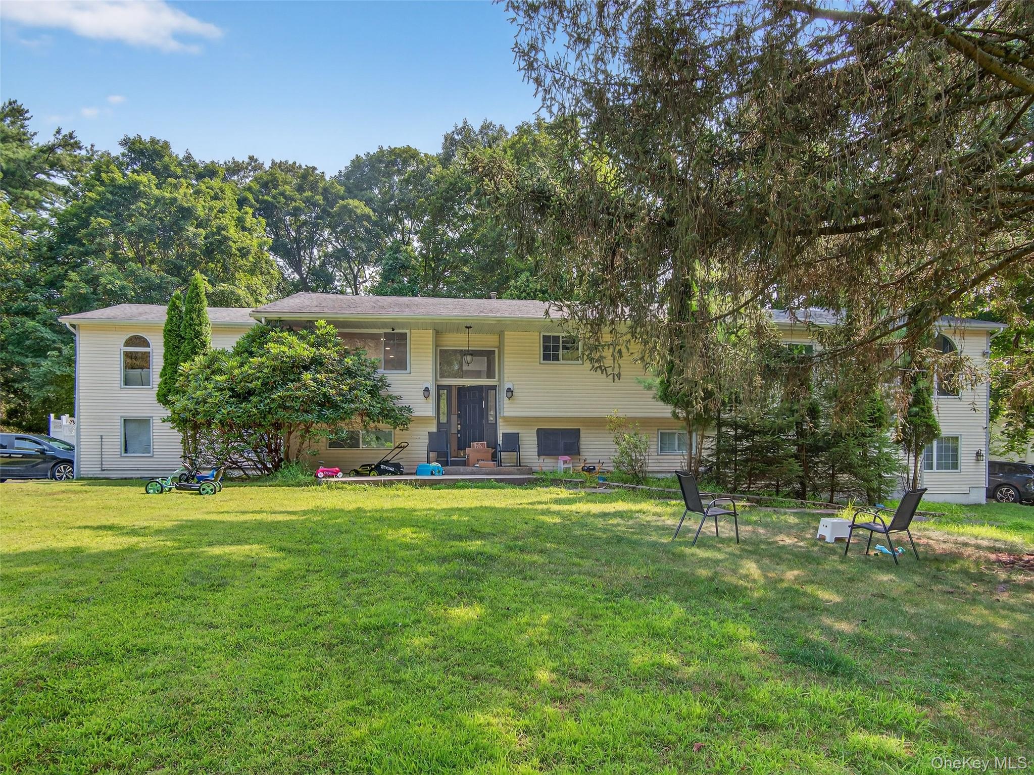 #4 photo, 7 Eleanor Place, Airmont , NY 10952