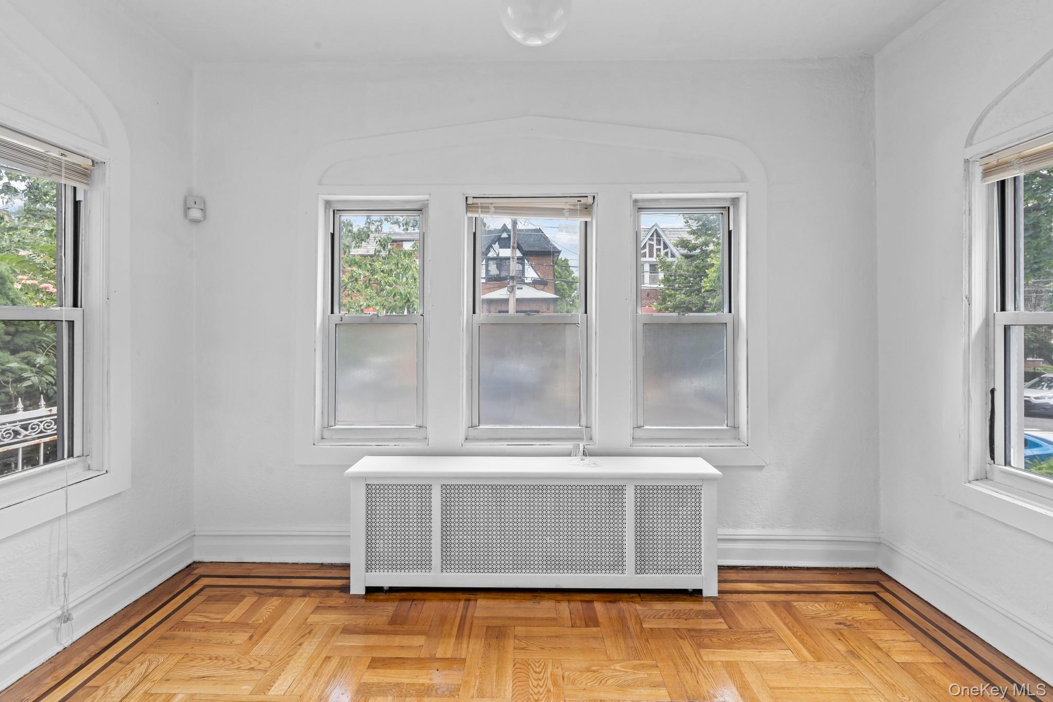 #9 photo, 3329 Wilson Avenue, ブロンクス区 Bronx , NY 10469