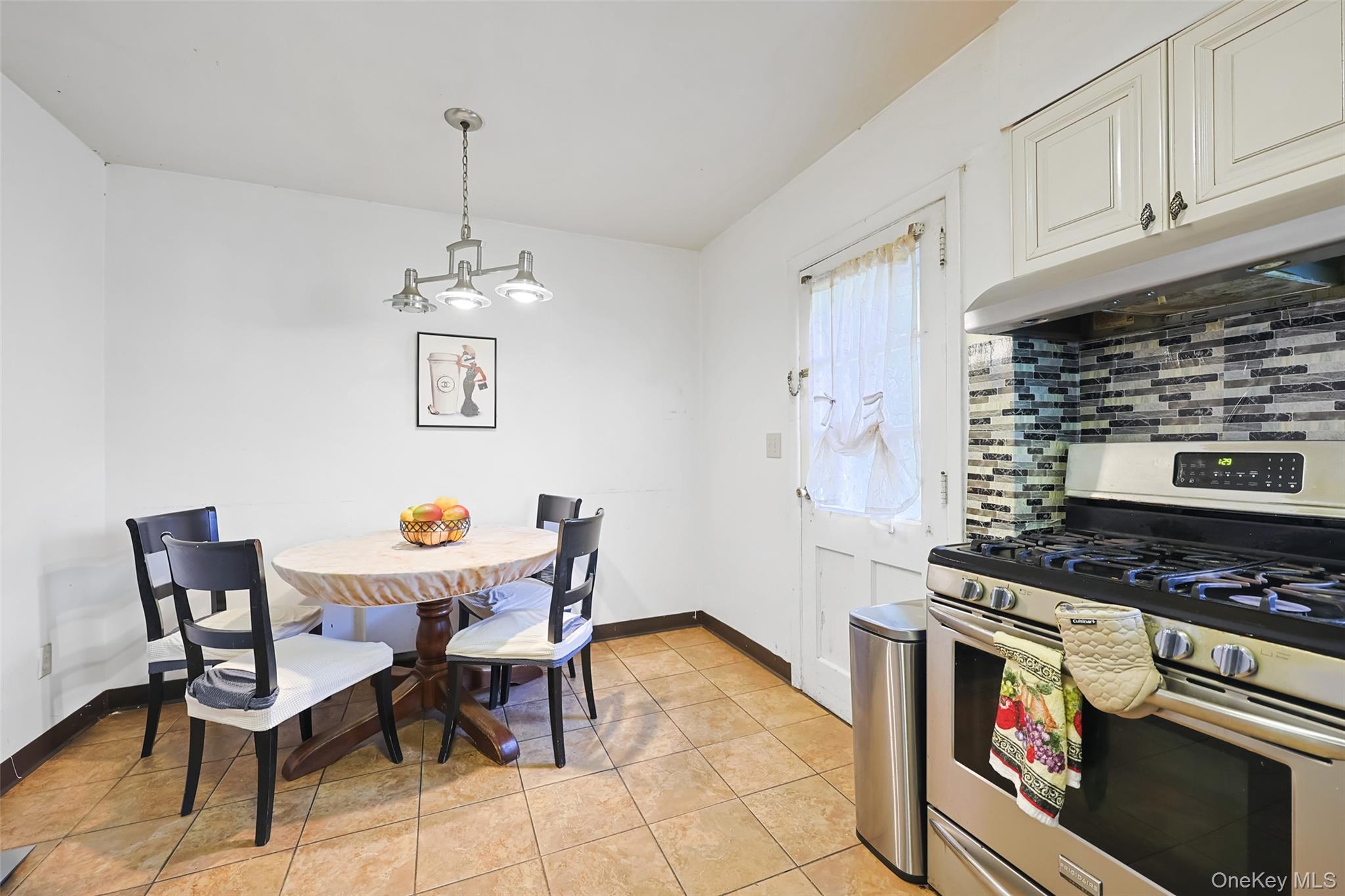 #14 photo, 84 Middle Neck Road, ナッソー郡 Flower Hill , NY 11576