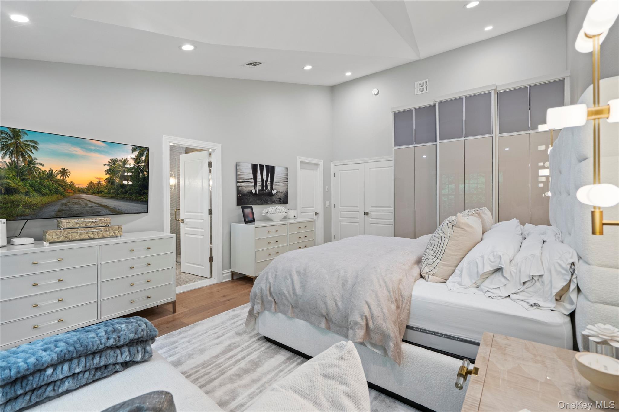 #17 photo, 23 The Preserve, Woodbury , NY 11797