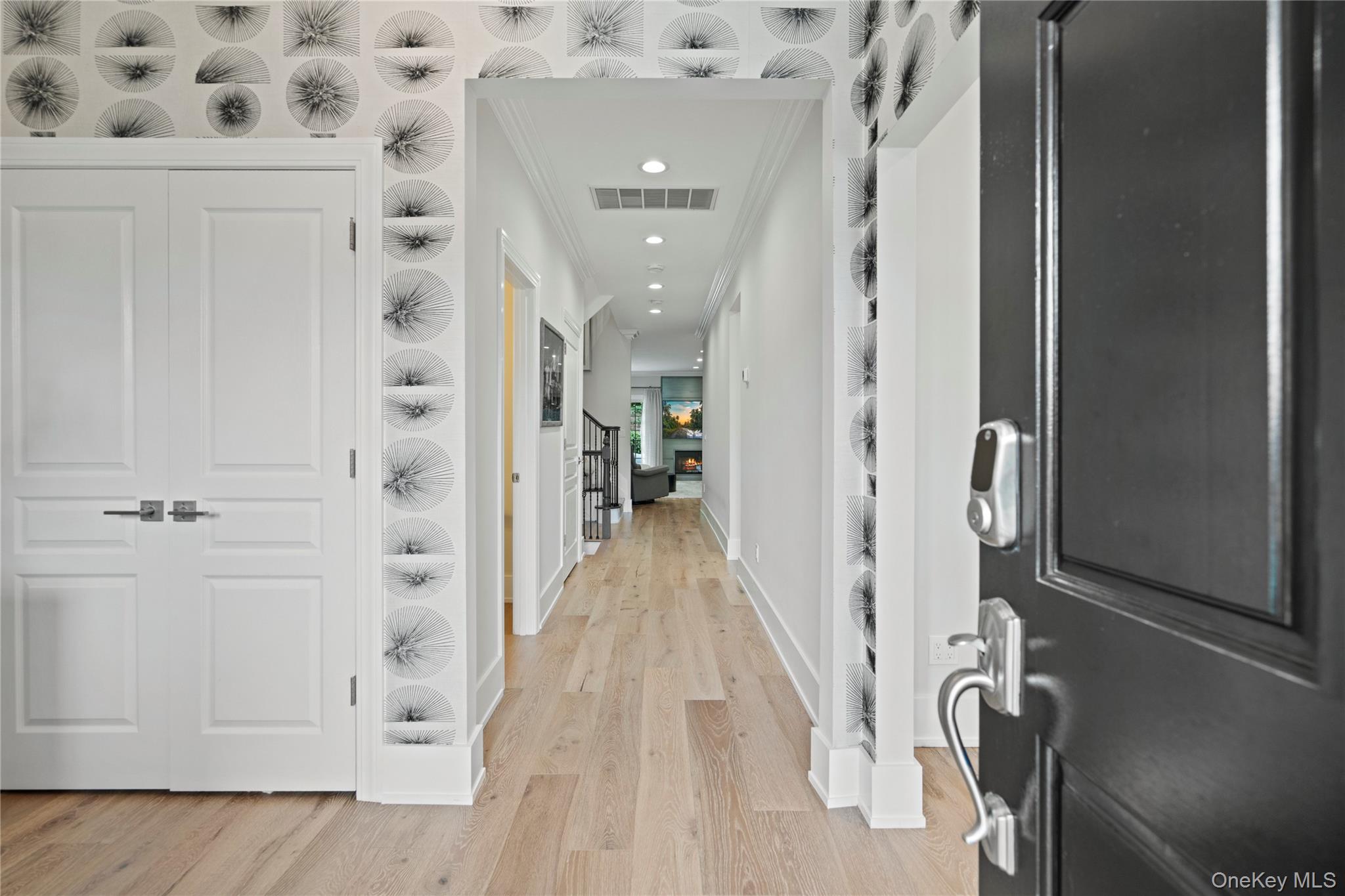 #2 photo, 23 The Preserve, Woodbury , NY 11797