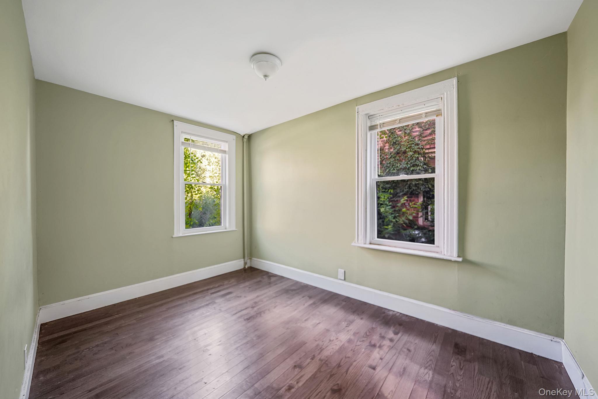 #12 photo, 201-07 Linden Boulevard, クイーンズ区 Saint Albans , NY 11412