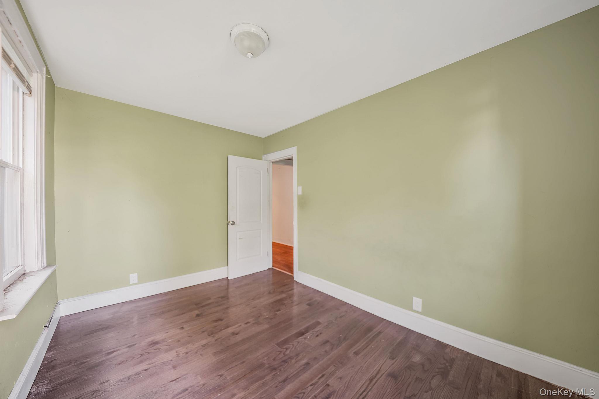 #13 photo, 201-07 Linden Boulevard, クイーンズ区 Saint Albans , NY 11412