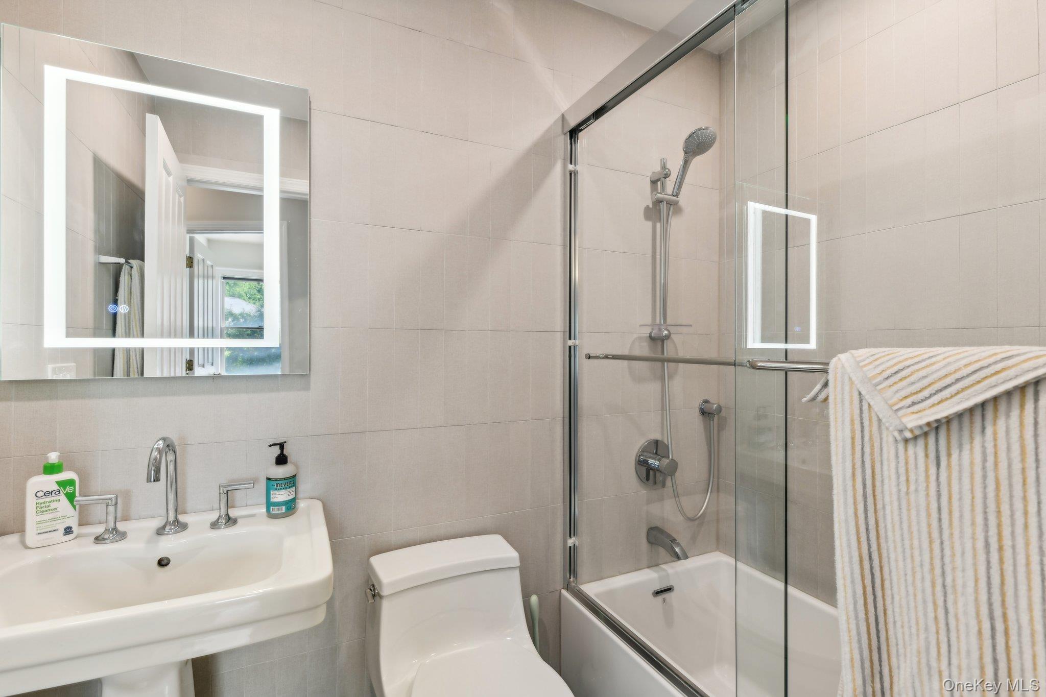 #13 photo, 17 Oak Meadow Lane, サフォーク郡 Bellport Village , NY 11713