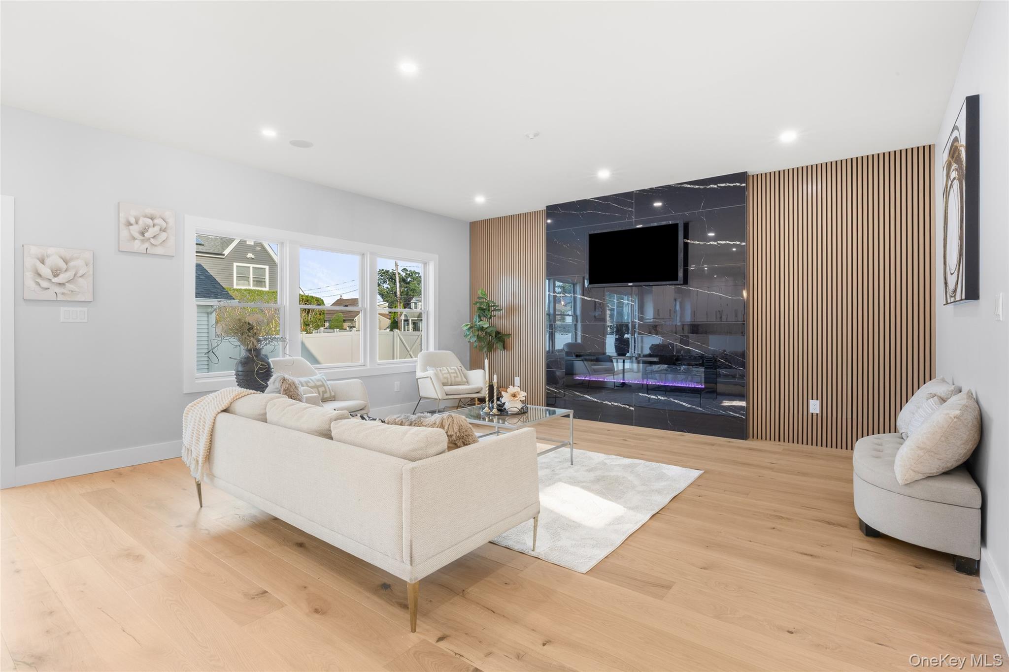 #14 photo, 19 Mead Lane, ナッソー郡 Westbury , NY 11590