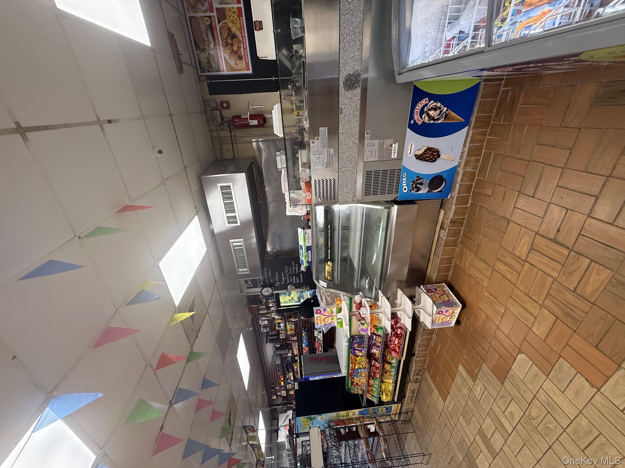 #1 photo, 953 New York Avenue, サフォーク郡 Huntington Station , NY 11746